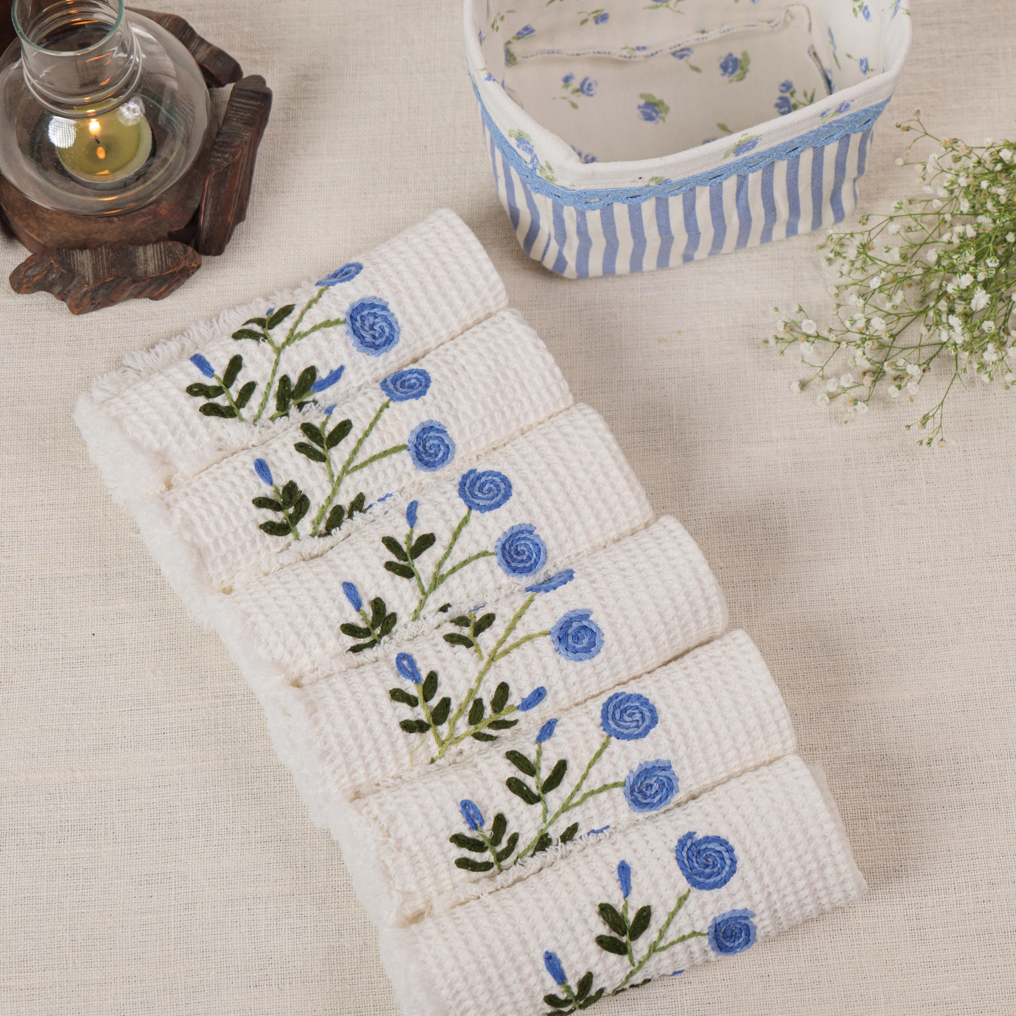 TINY ROSE BUN BASKET BLUE by Ammorada | Tooffi