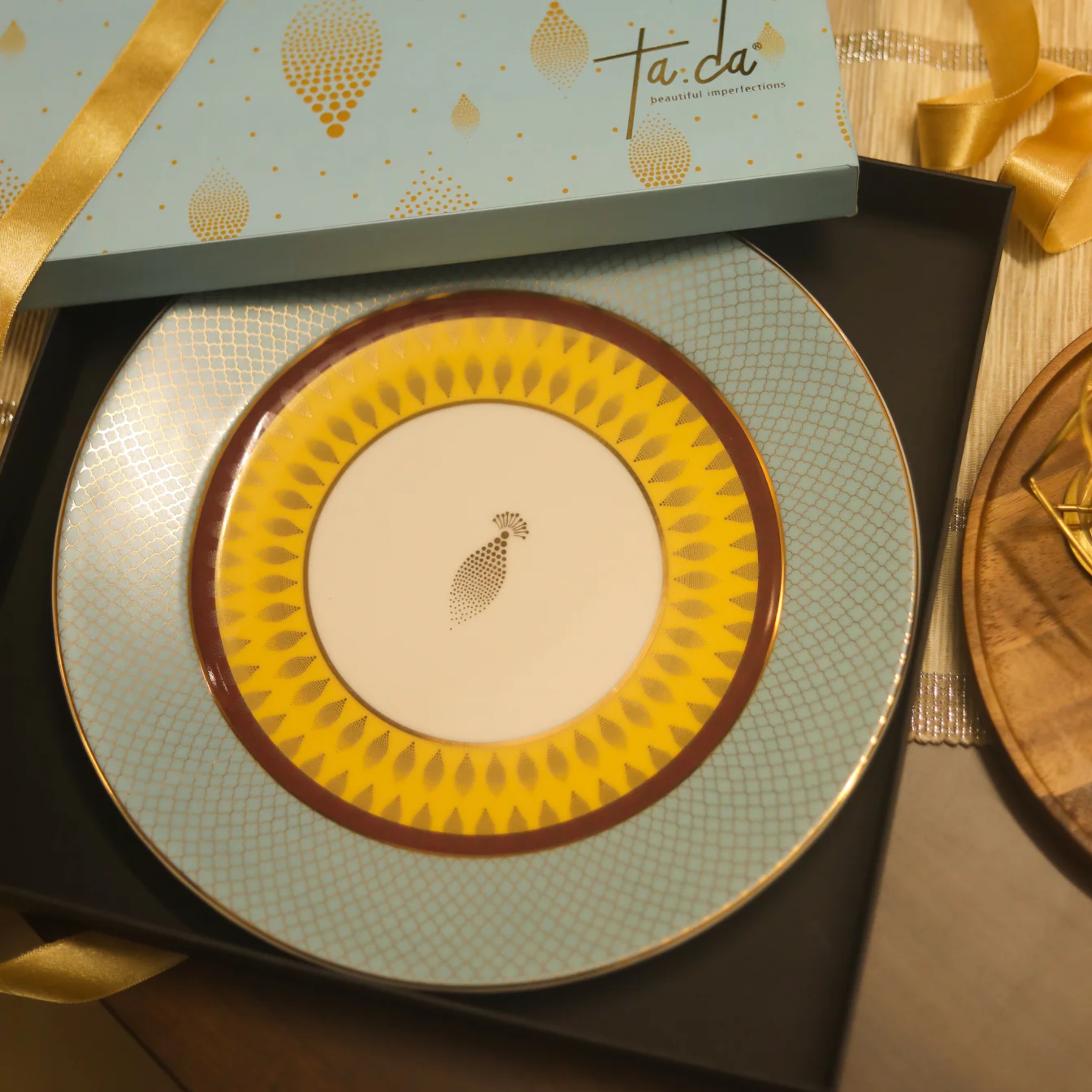 the sea of sansara - charger plate gift box by urbankart - ta.da tableware | Tooffi