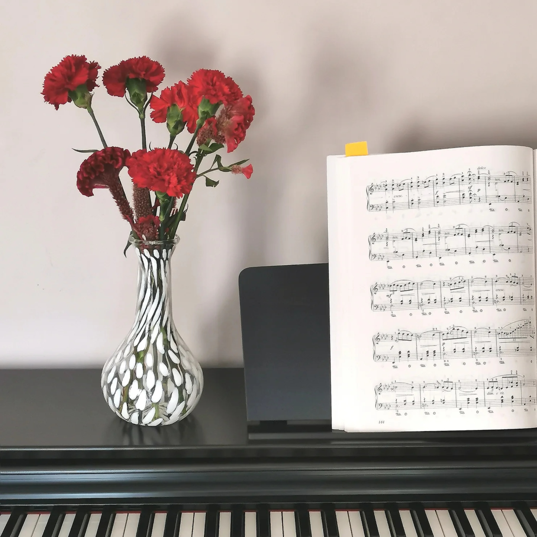 Bloom Art holder- Valencia Vase by RUSTIC HORSE GLASS STUDIO | Tooffi