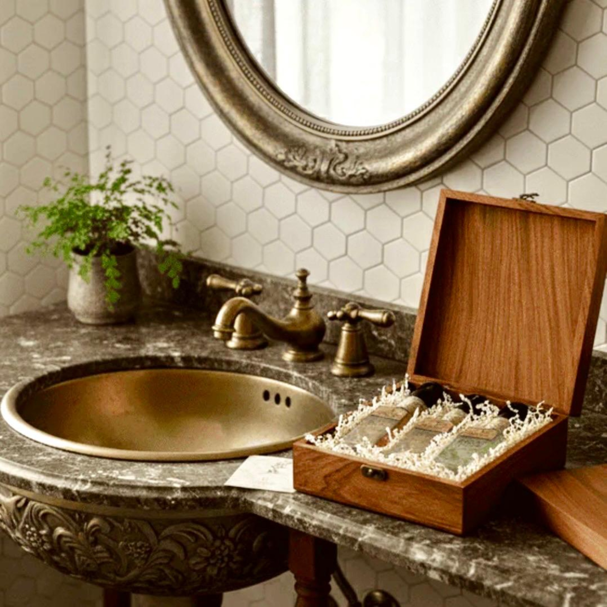 Green Beauty Box by The Earth Reserve | Tooffi