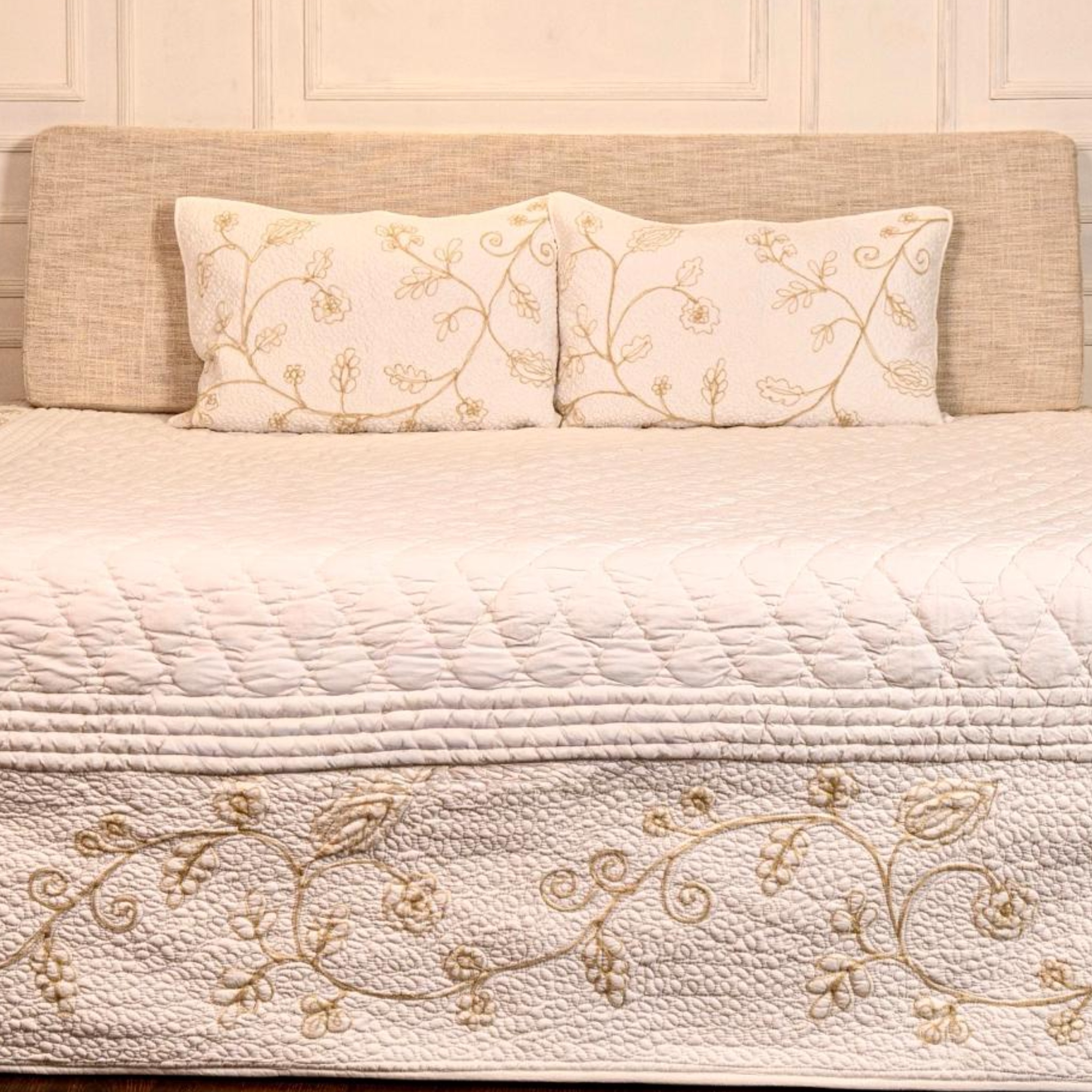 Hand Embroidered Arivana Aari 3 pc set Bed Spread by Ammorada | Tooffi