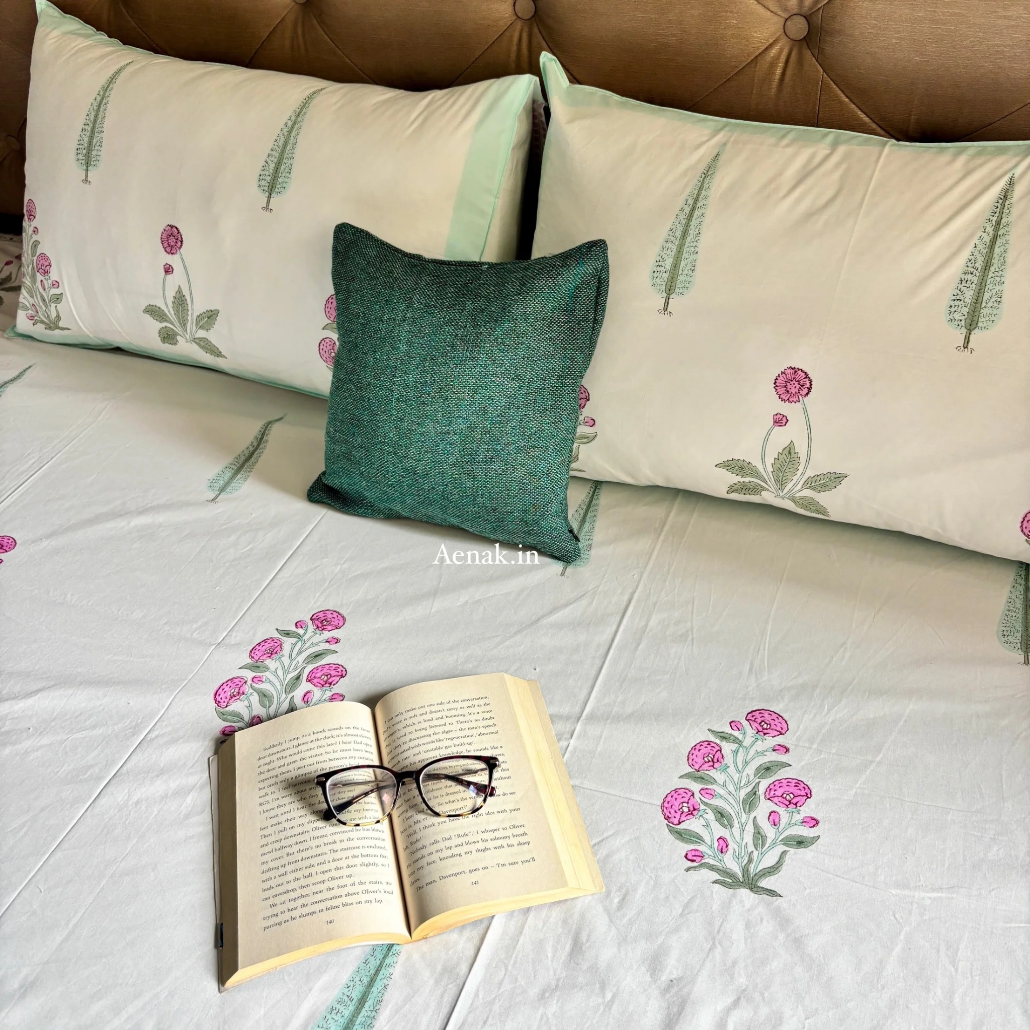 Light Magenta Floral Handblock Bedsheet + Dohar Combo Set by Aenak Studios | Tooffi