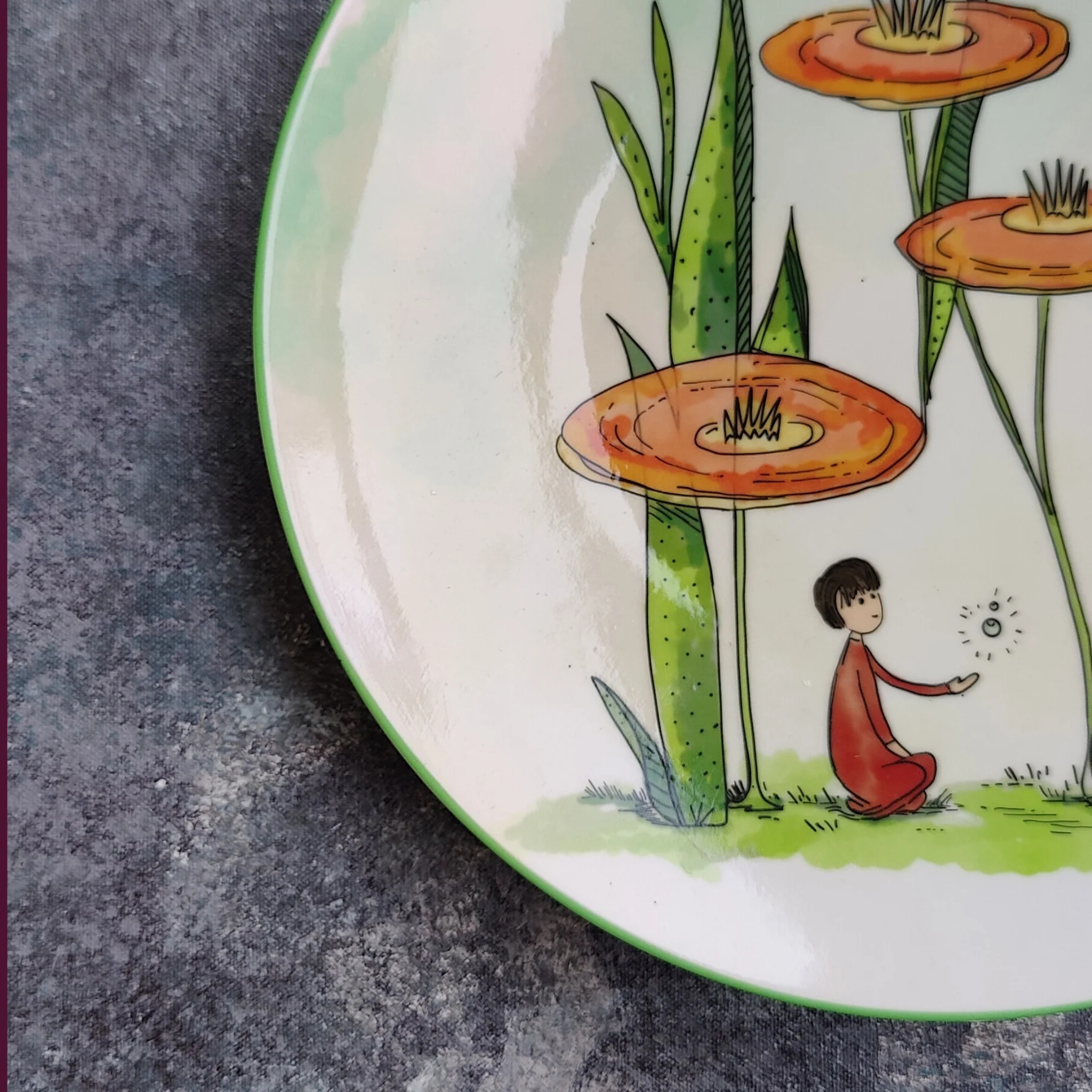 Beneath the blooms - Decor Plate by urbankart - ta.da tableware | Tooffi