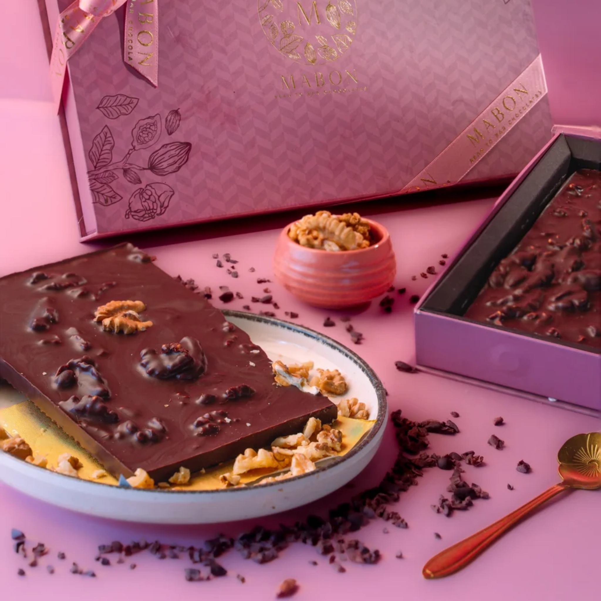 Roasted Walnut 95% Dark Chocolate Bark Gift Box by Mabon Chocolates | Tooffi
