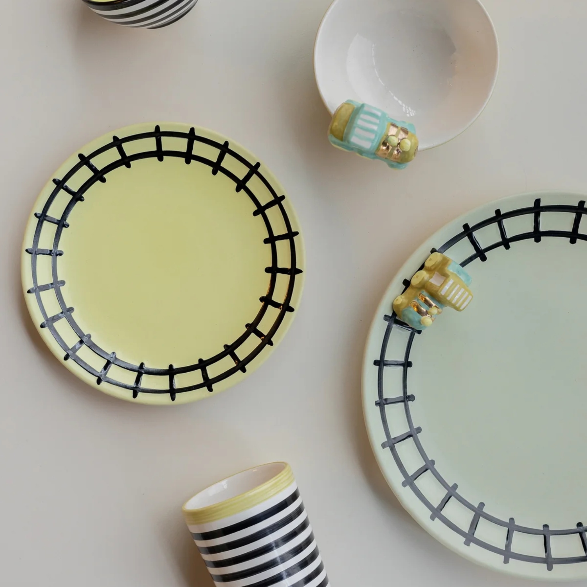 Handmade Train Dinner Set(Set Of 5) by nira's ceramics | Tooffi