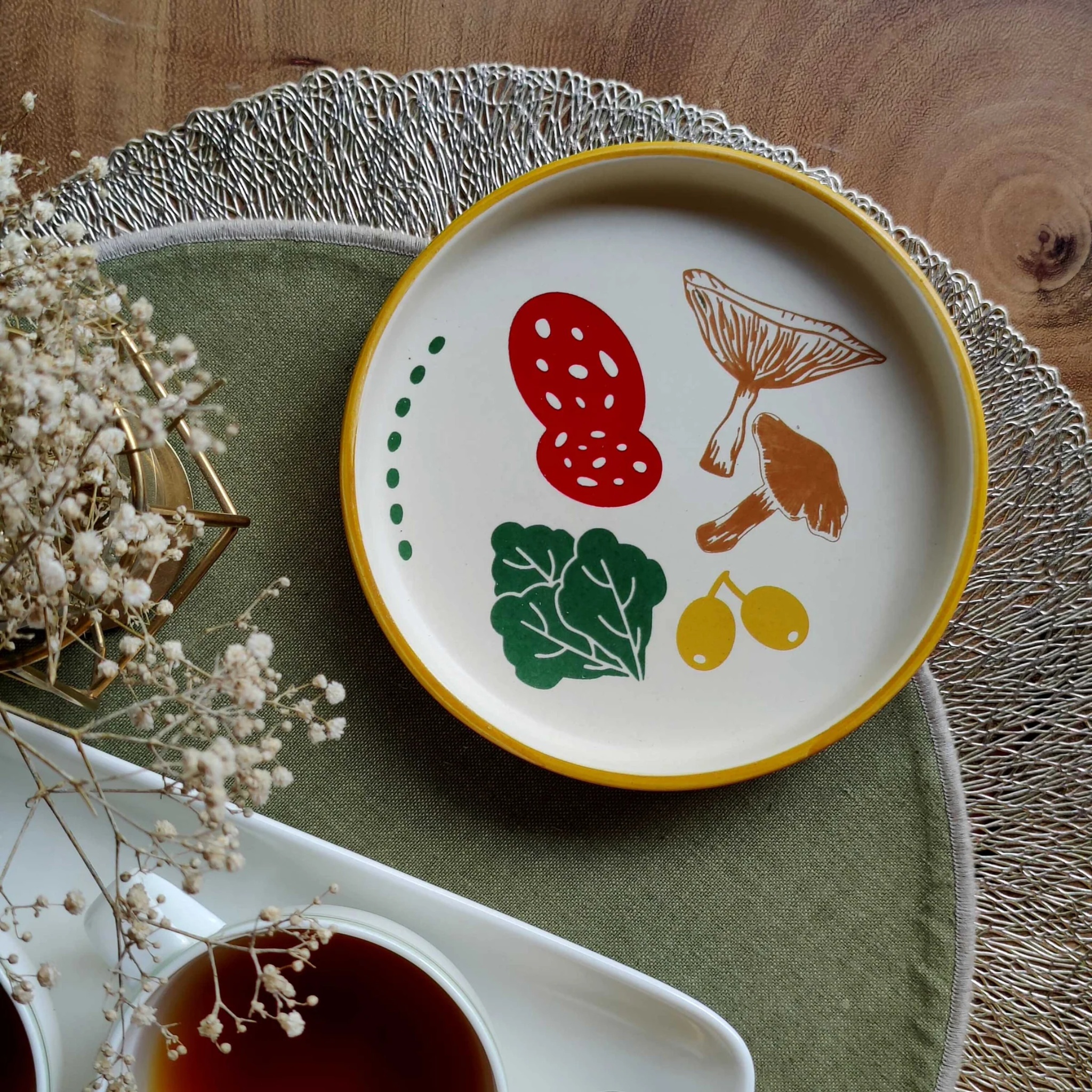 Let’s Ketchup – Bite Plates by urbankart - ta.da tableware | Tooffi