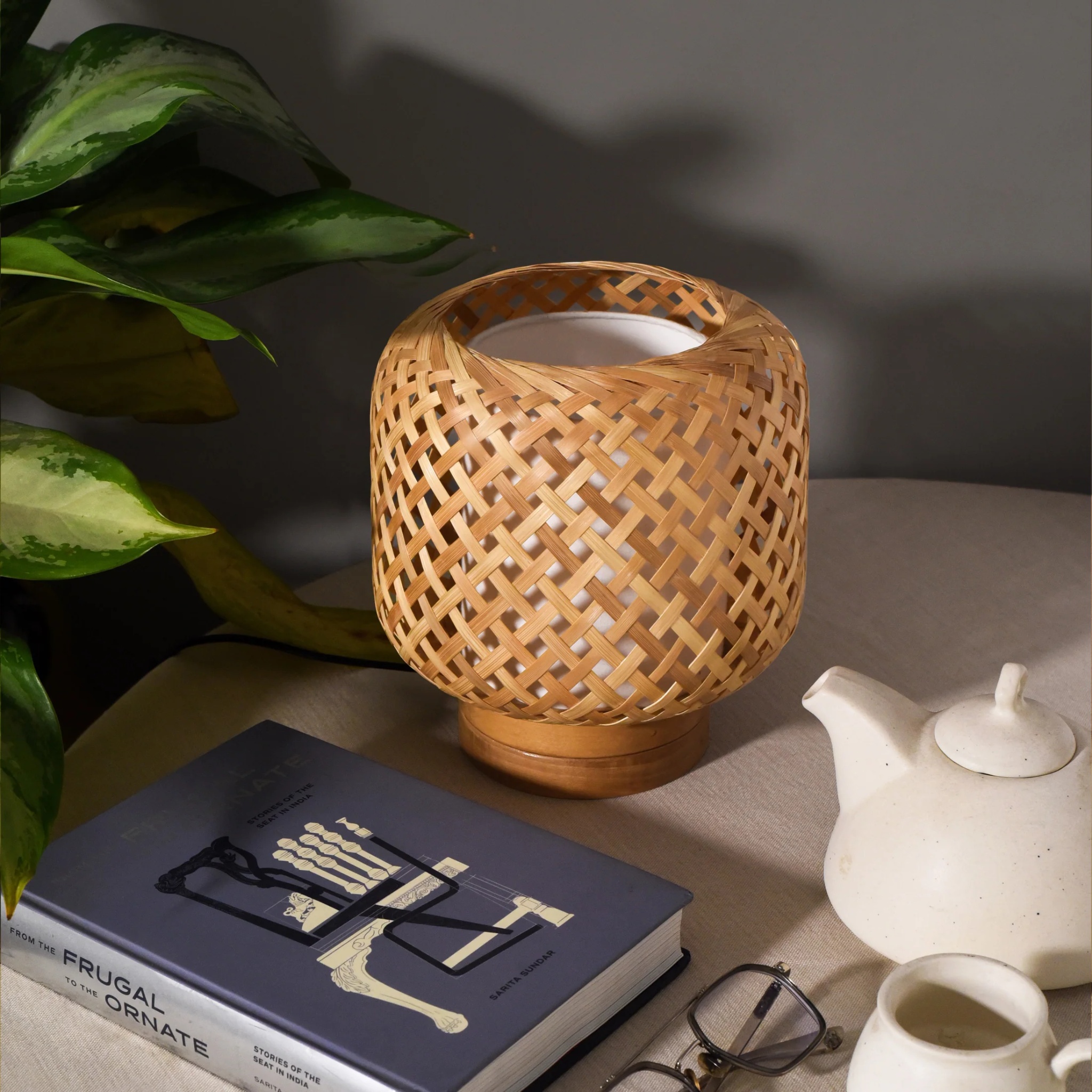 Opium Table Lamp: Designer Bamboo Table Top Lamp by MIANZI | Tooffi