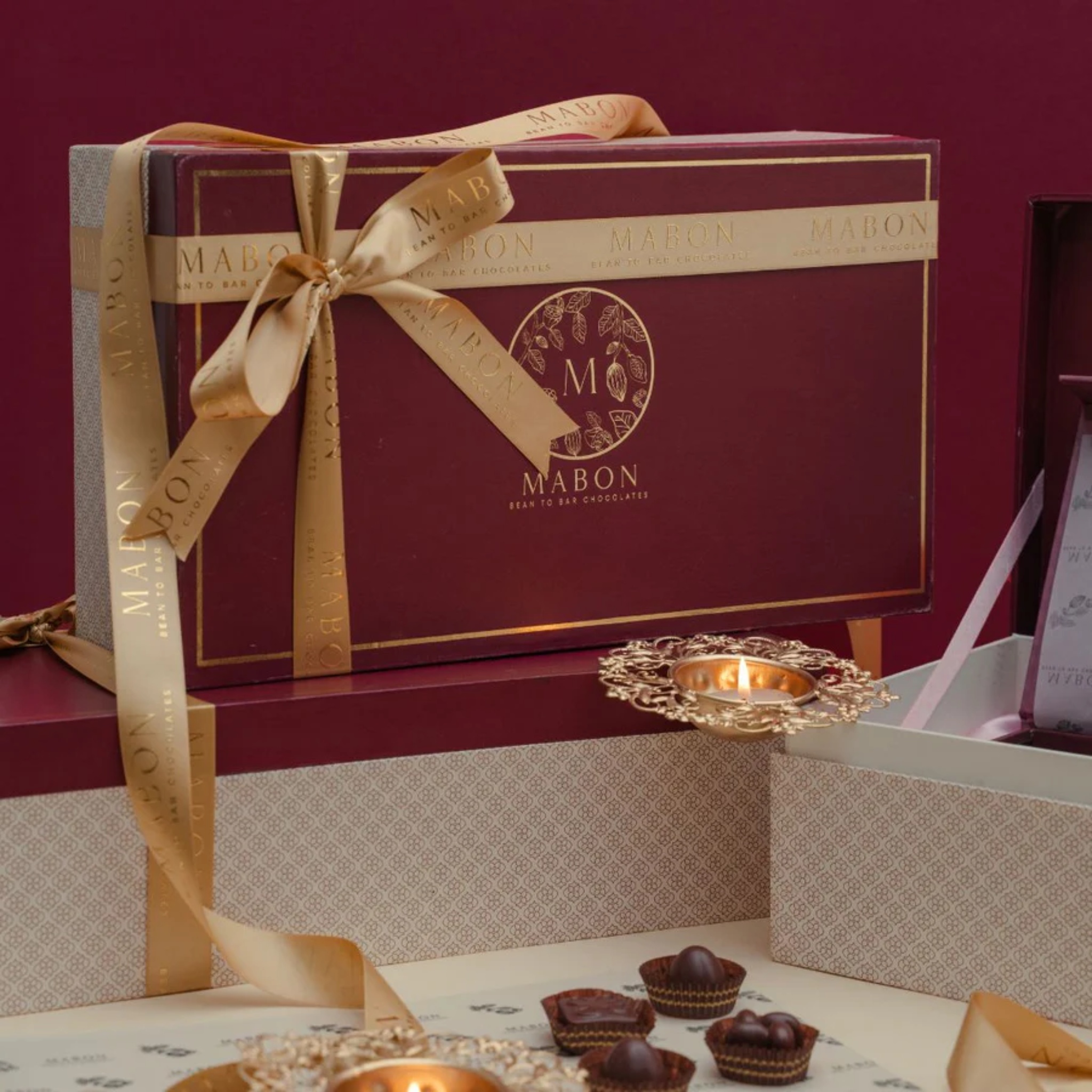 Joy and Light Hamper by Mabon Chocolates | Tooffi