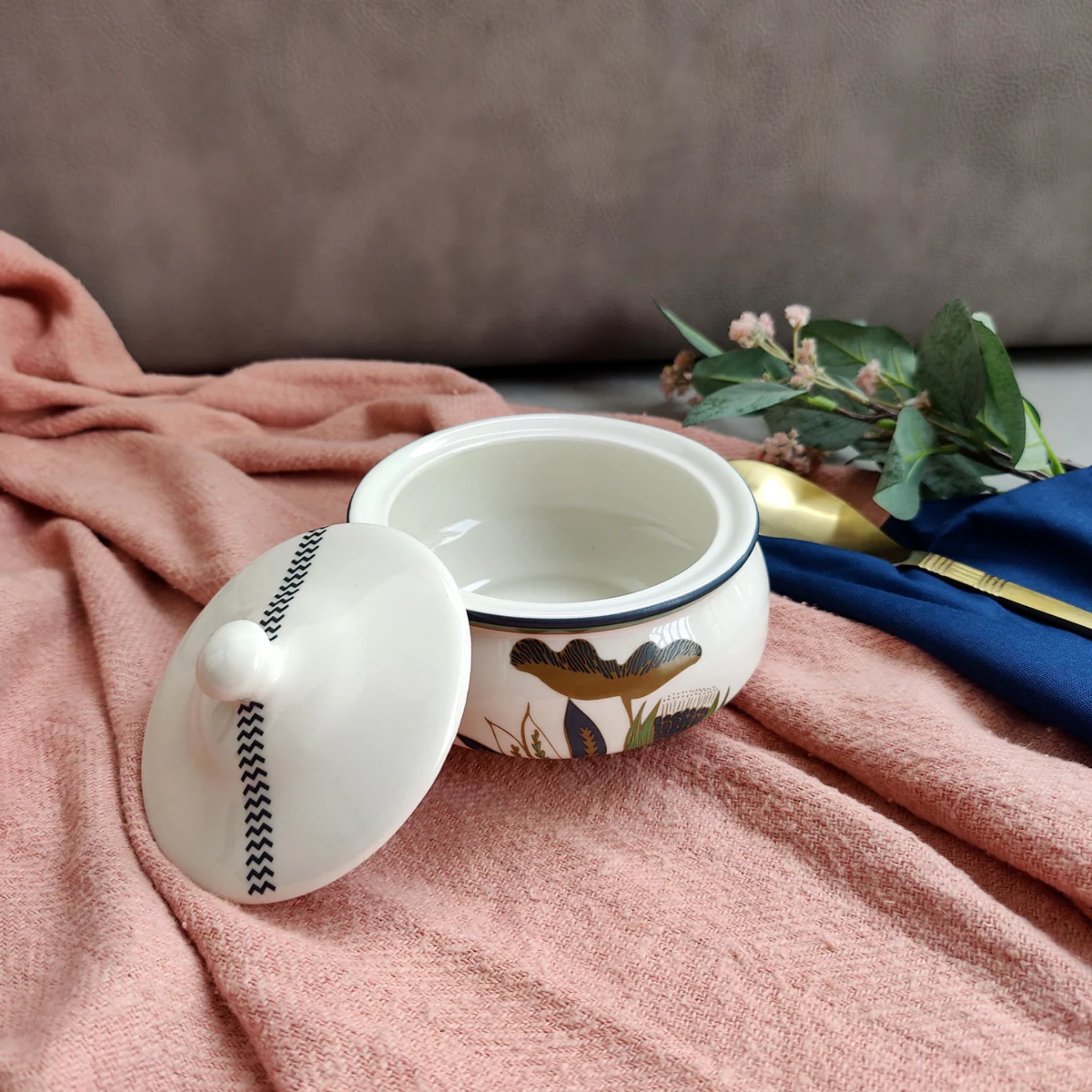 Pookkal (POR) - lid bowls by urbankart - ta.da tableware | Tooffi