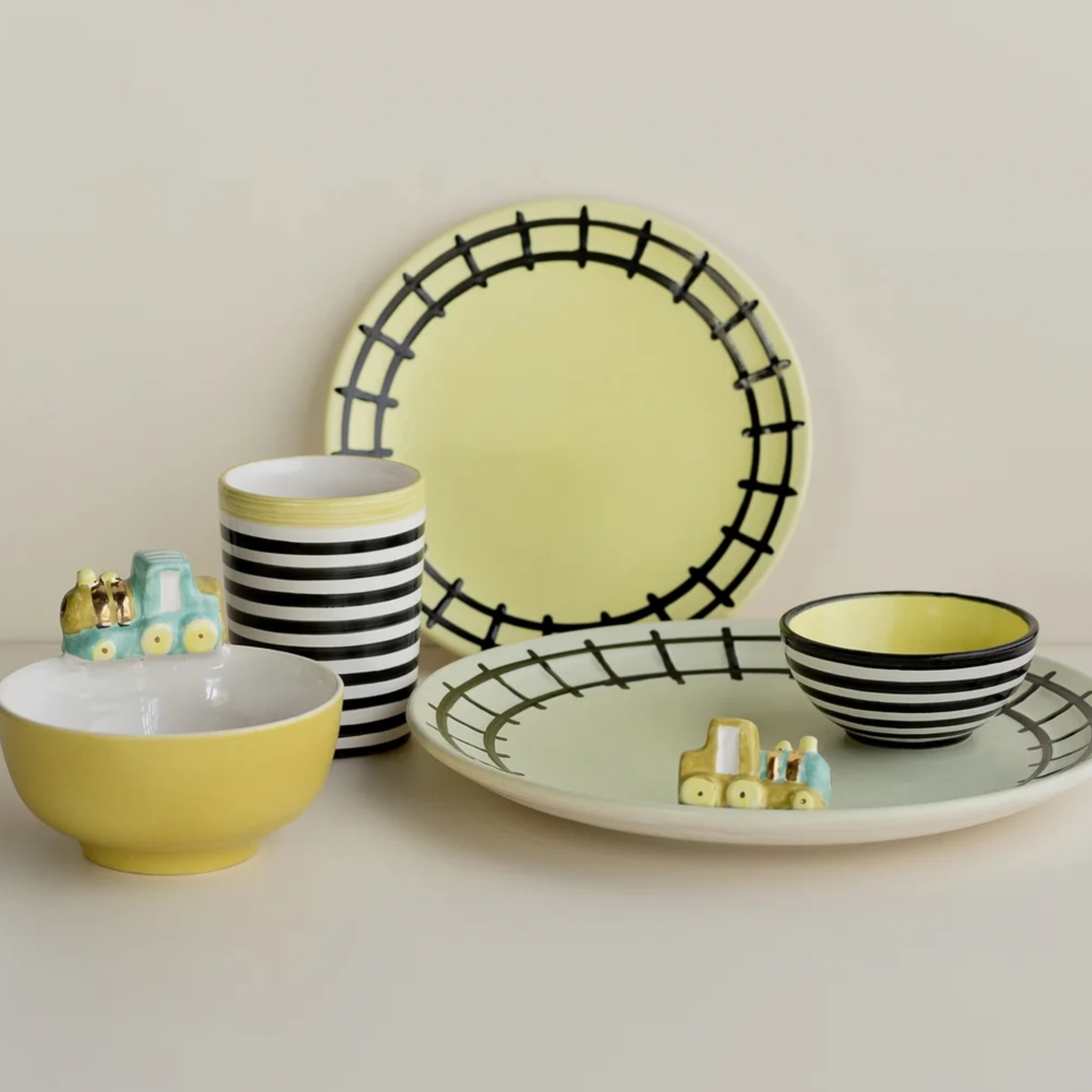 Handmade Train Dinner Set(Set Of 5) by nira's ceramics | Tooffi