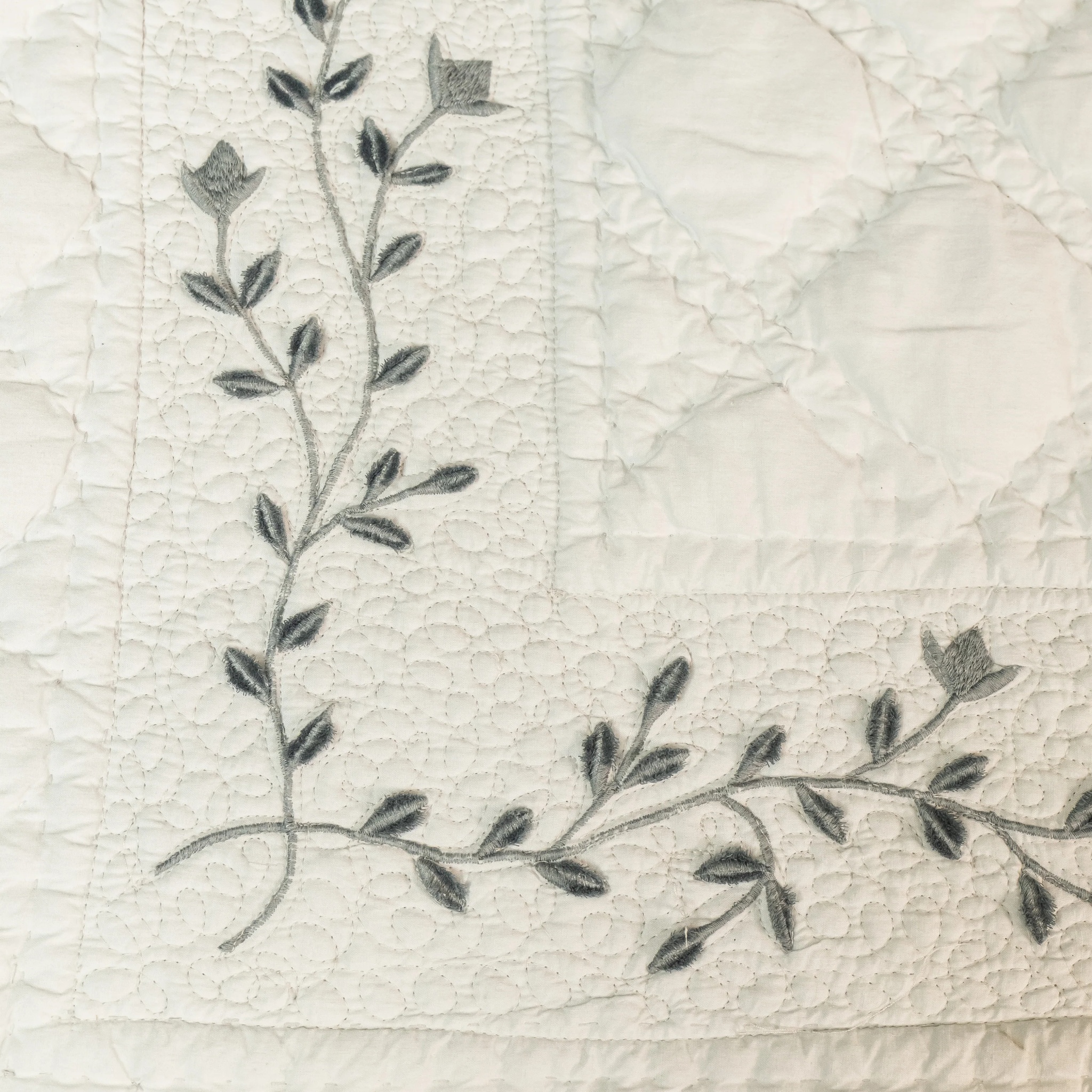 Zoya Cutwork Emroidery 3 Pc Set Bed Spread Grey by Ammorada | Tooffi