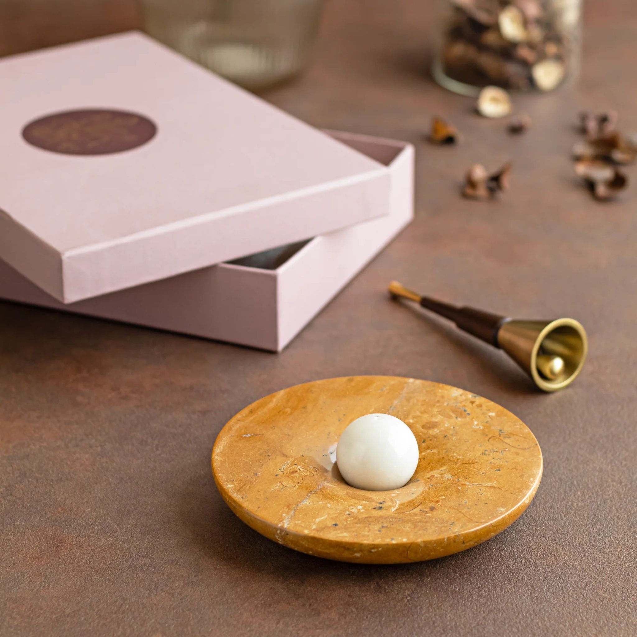 Kaori + Stepbell Gift Box by Saswata | Tooffi