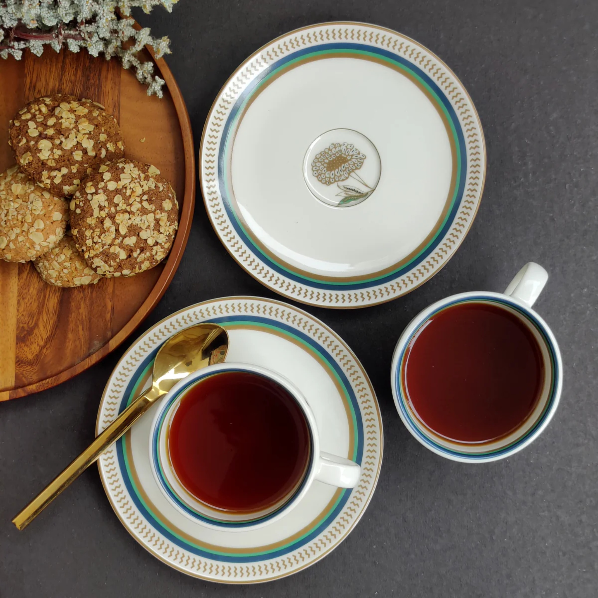 Pookkal (POR) Cup & Saucer Set by urbankart - ta.da tableware | Tooffi