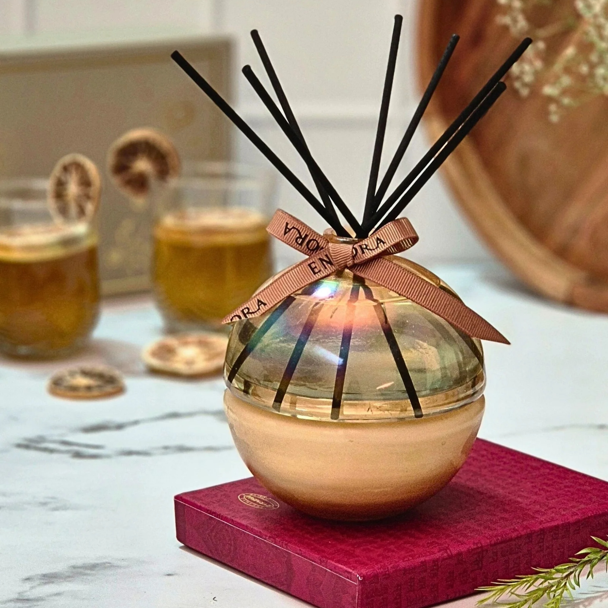 Monet's Set - Candle & Diffuser Duo | Amber | Sandalwood & Oud by Endora Scented Candles | Tooffi