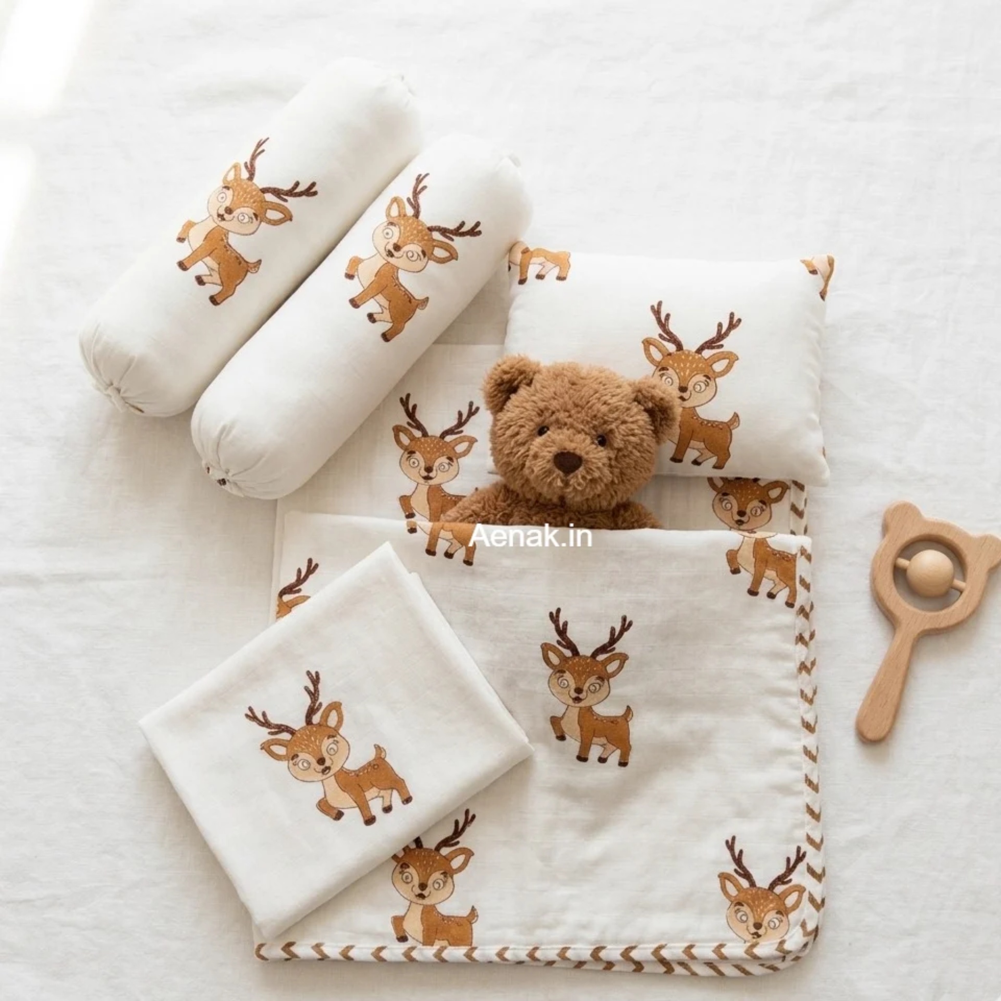 Cute Deer Handcrafted Newborn Baby Kit Set by Aenak Studios | Tooffi