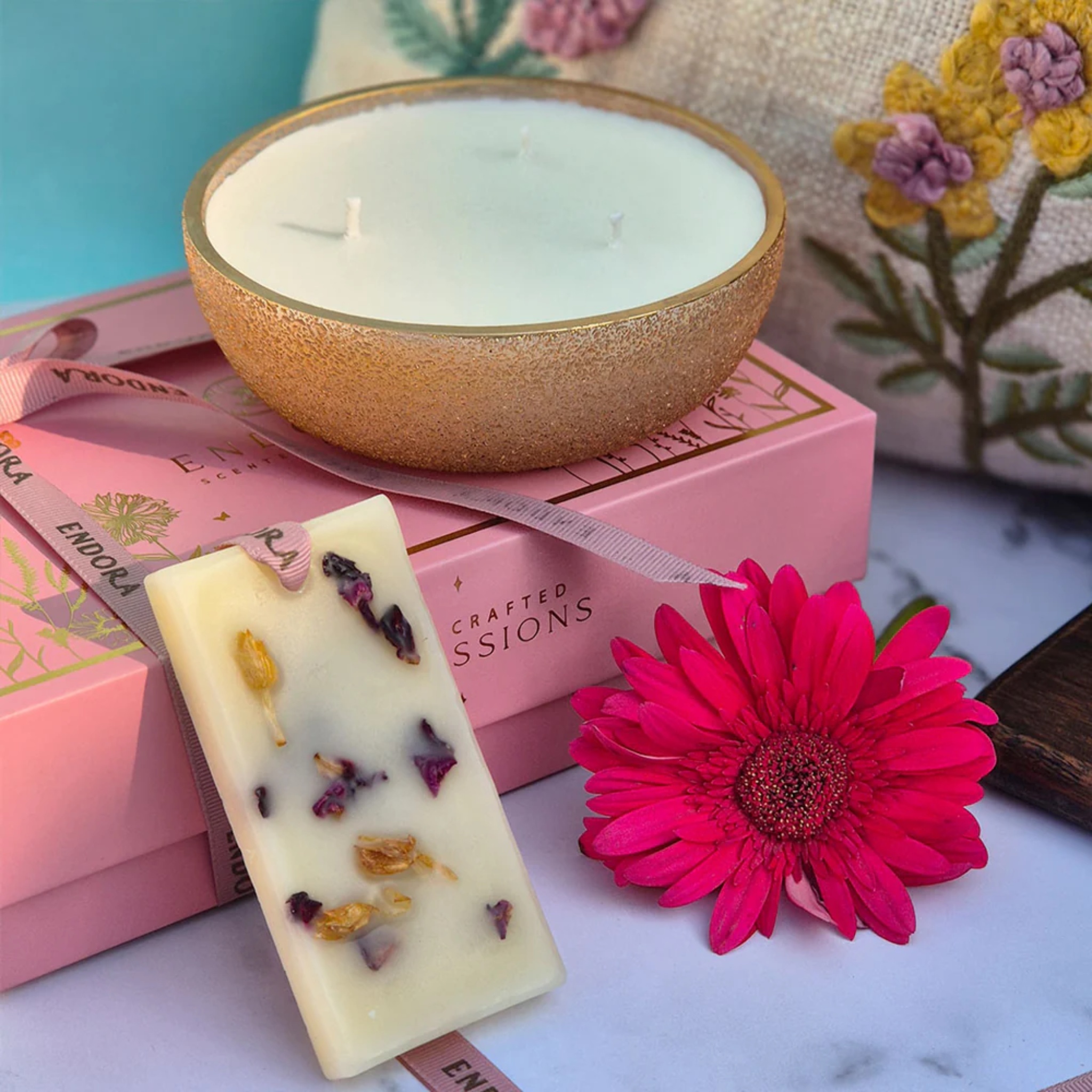 Scent Essential Gift Box (Floral) | 3 Wick Crinkle Bowl | Scented Candles by Endora Scented Candles | Tooffi