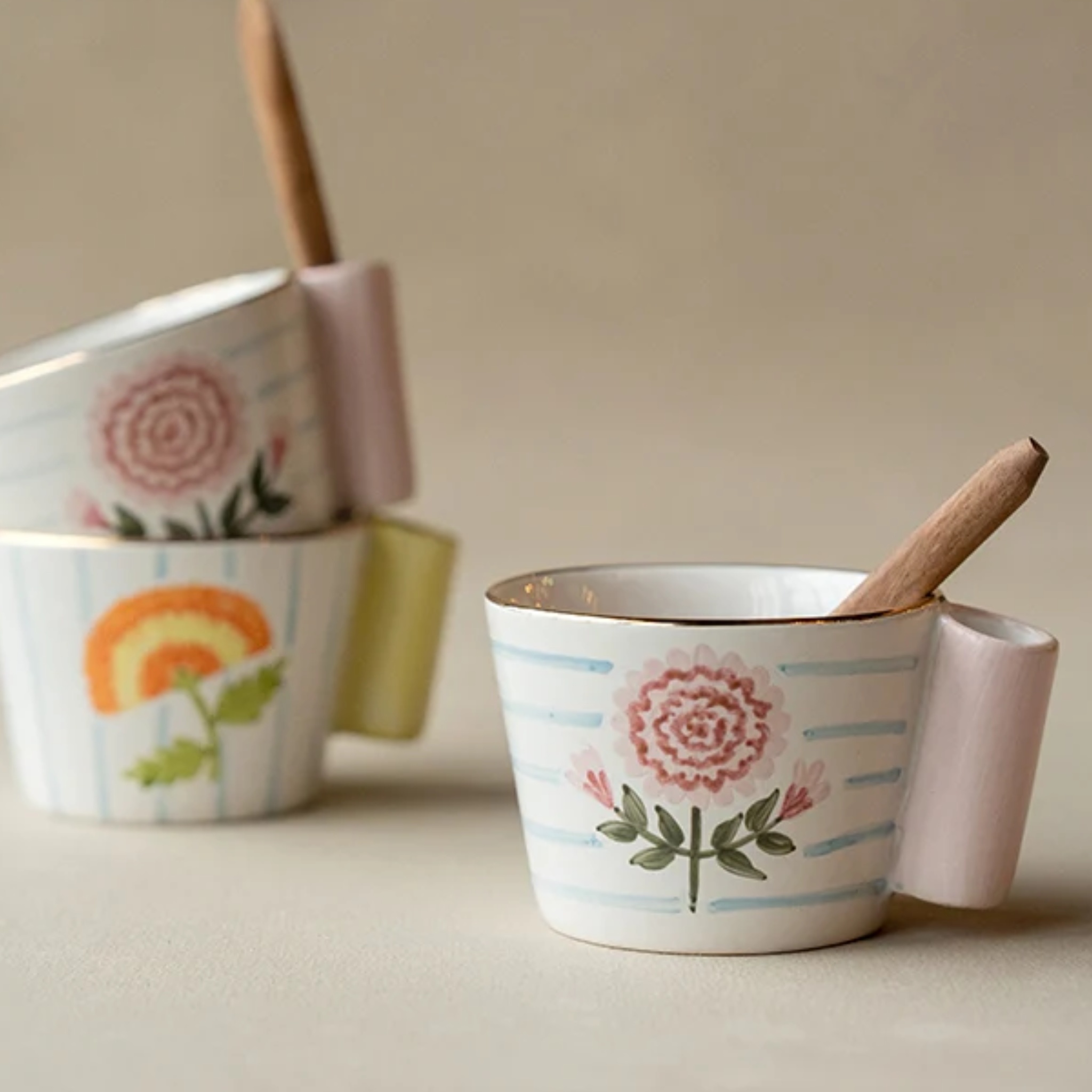Mira Bowl with wooden spoons (Set Of 4) by nira's ceramics | Tooffi