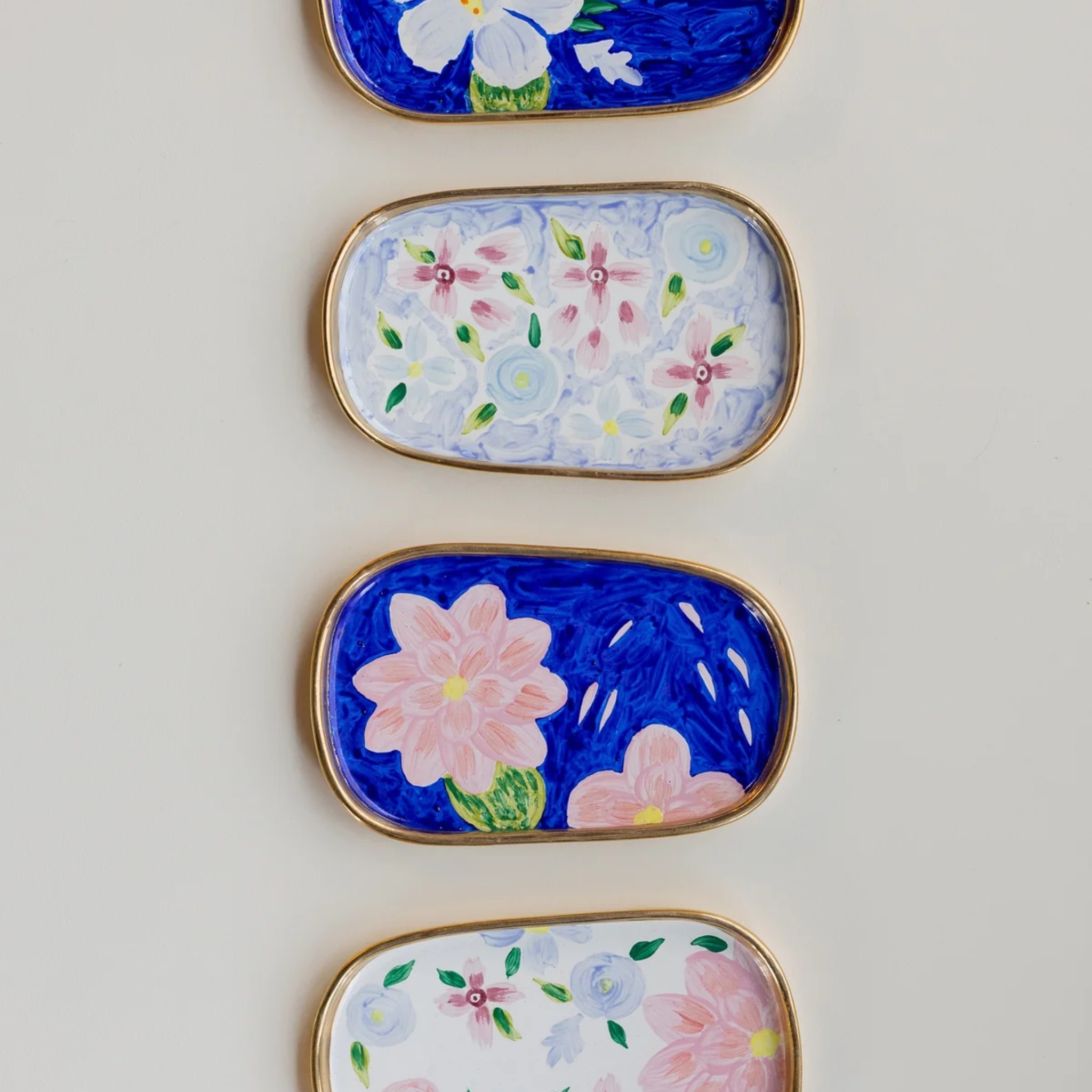 Water Lilies Oval Plates (Set Of 4) by nira's ceramics | Tooffi