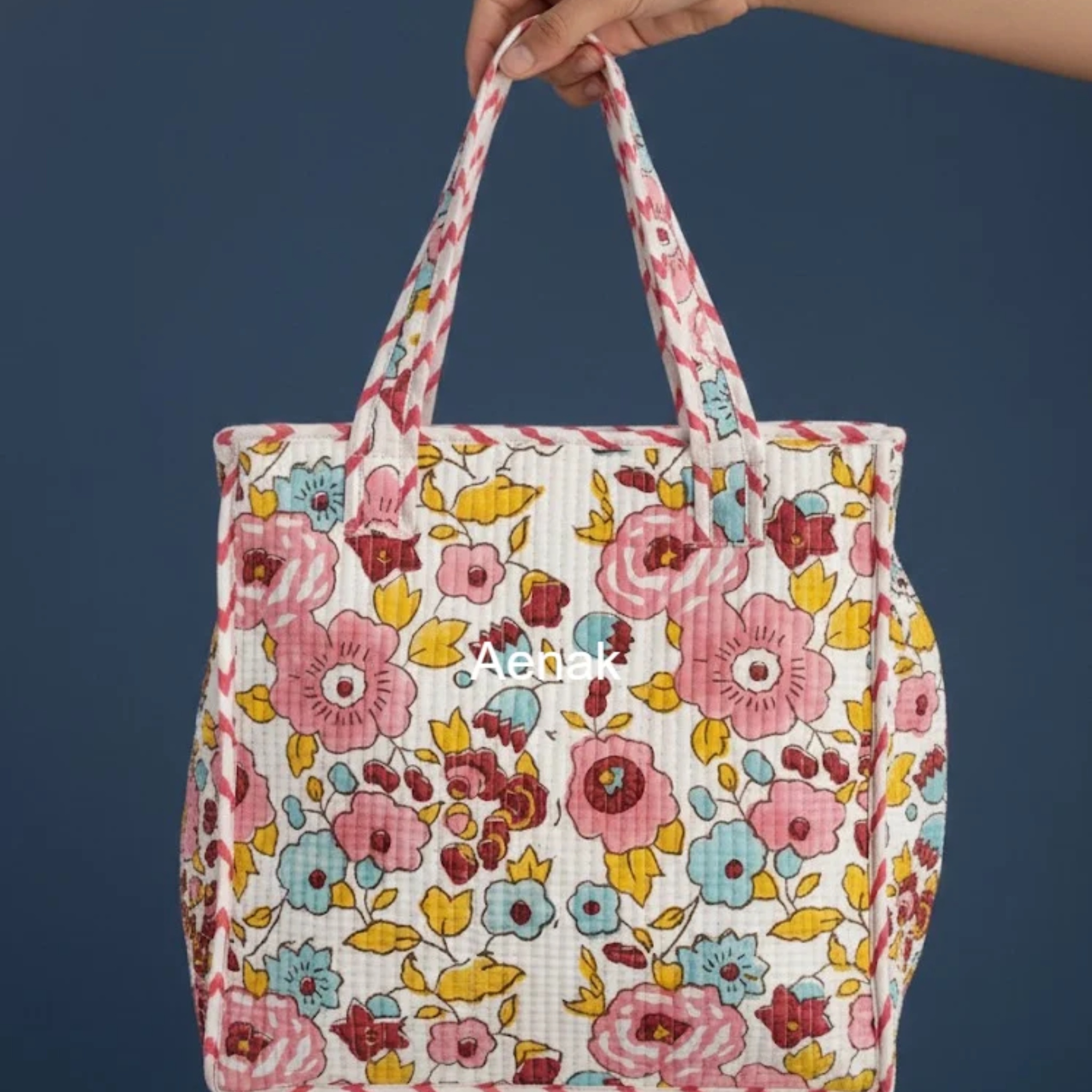 Petal Soft Handblock Lunch Bag by Aenak Studios | Tooffi
