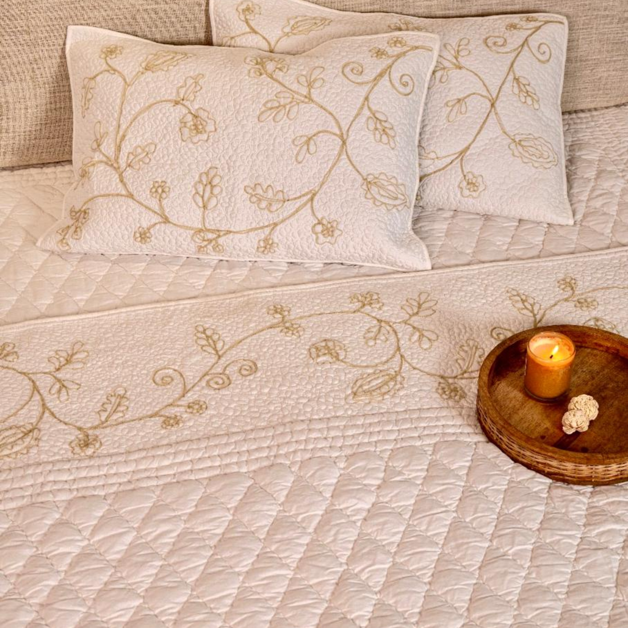 Hand Embroidered Arivana Aari 3 pc set Bed Spread by Ammorada | Tooffi