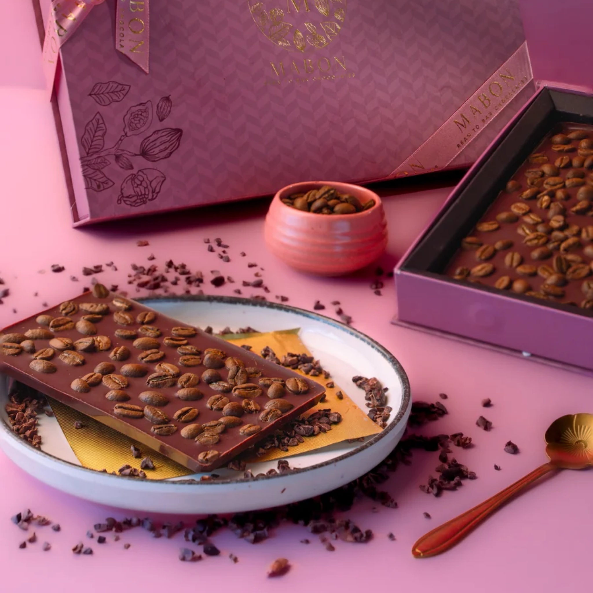 TIRAMISU BARK 64% DARK CHOCOLATE GIFT BOX by Mabon Chocolates | Tooffi