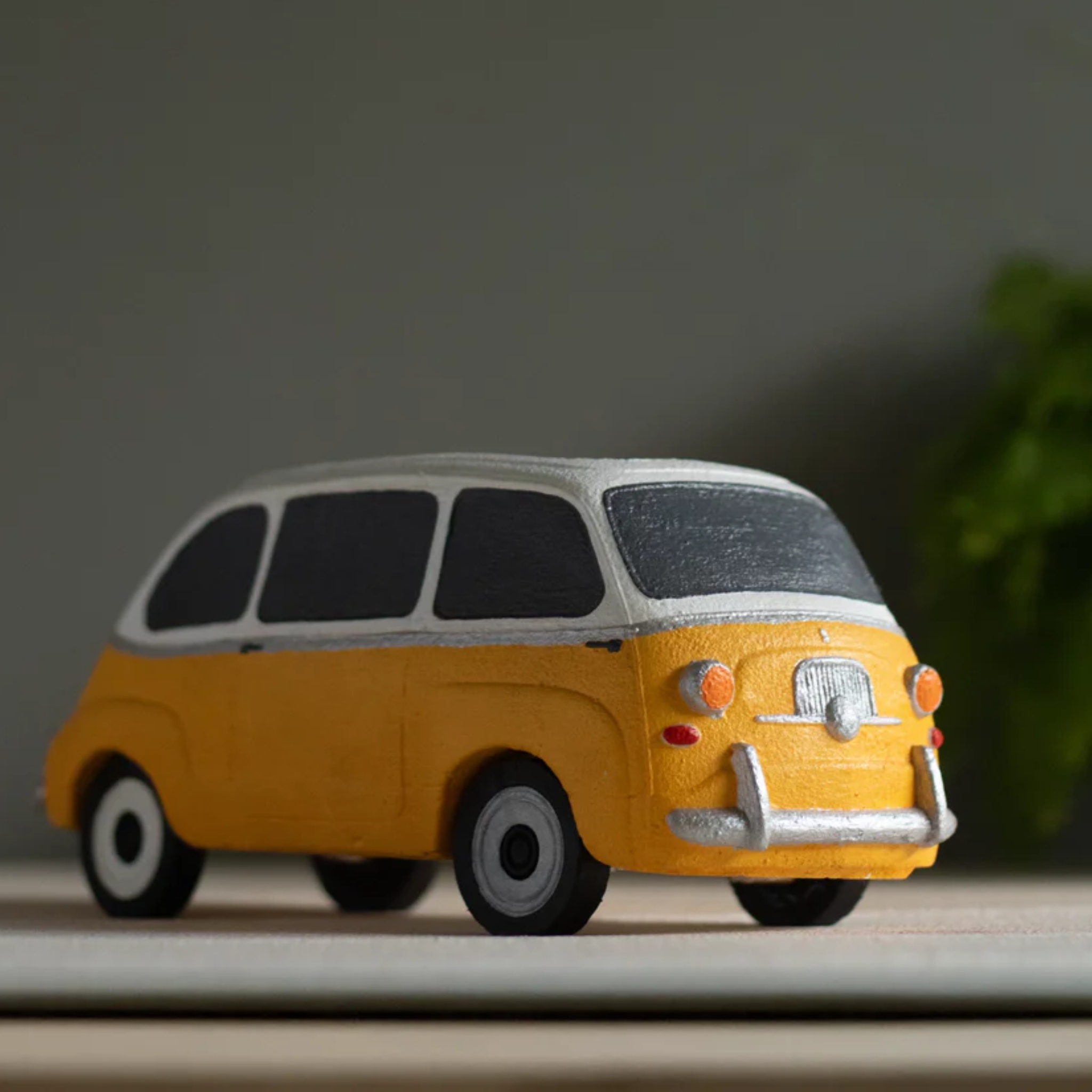 Vintage Van Desk Organizer by Bae & Bee studio | Tooffi