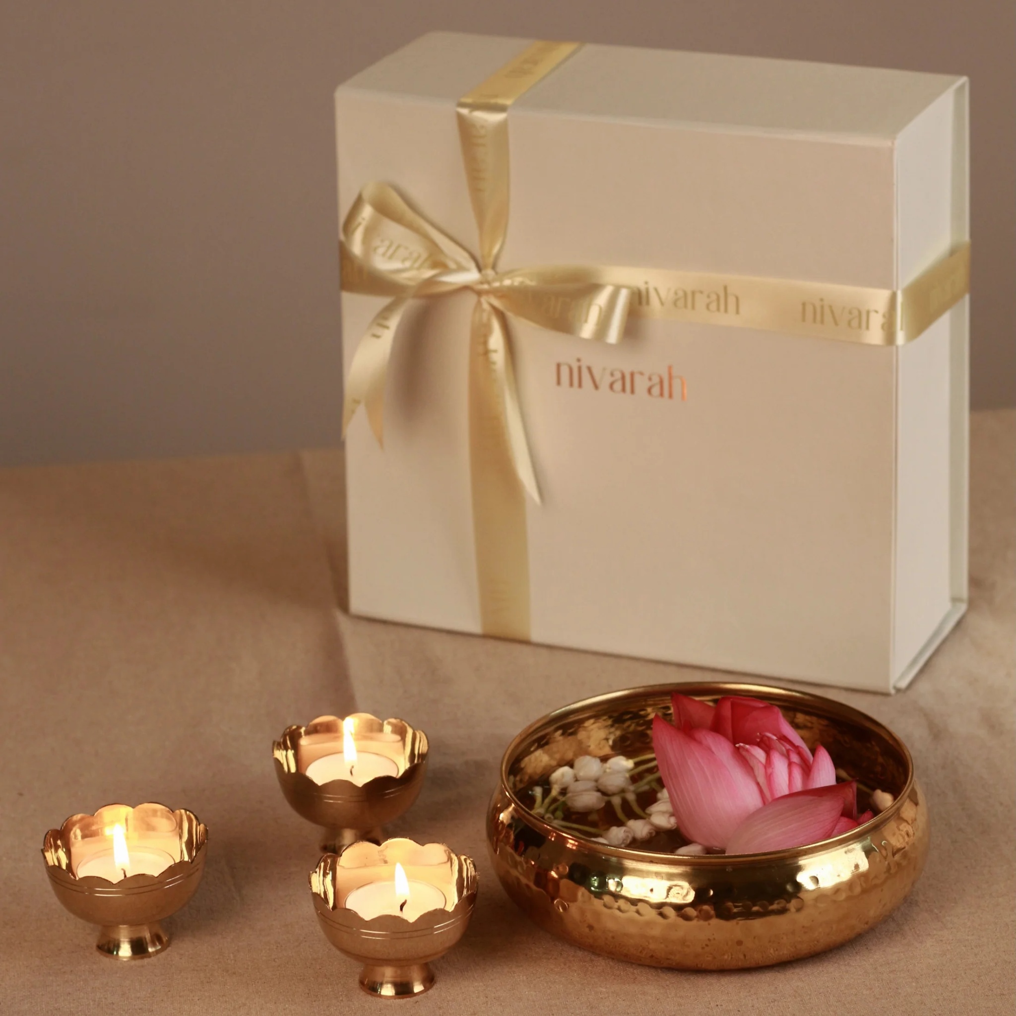 Gulzar Gift Box by nivarah | Tooffi