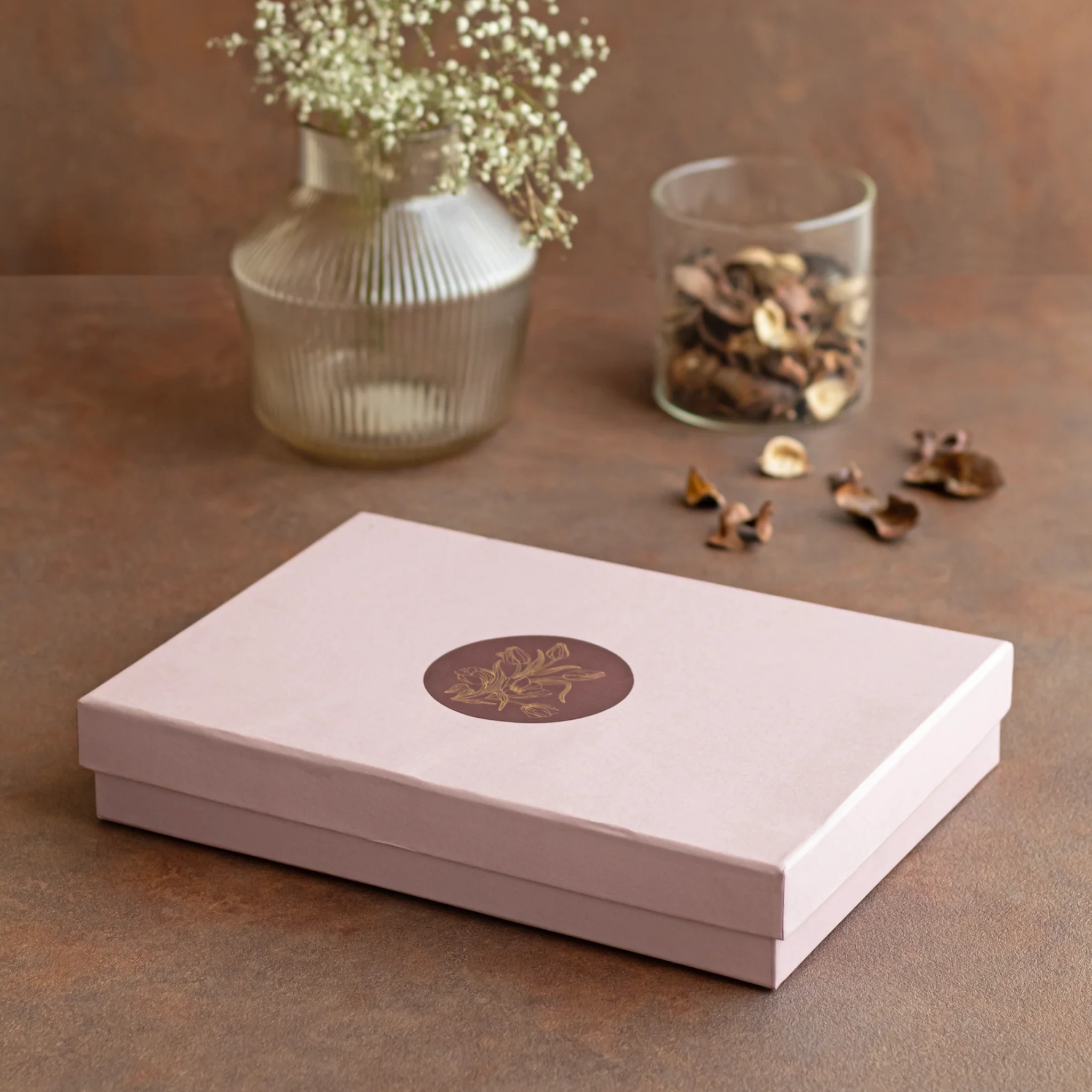 Kaori + Stepbell Gift Box by Saswata | Tooffi