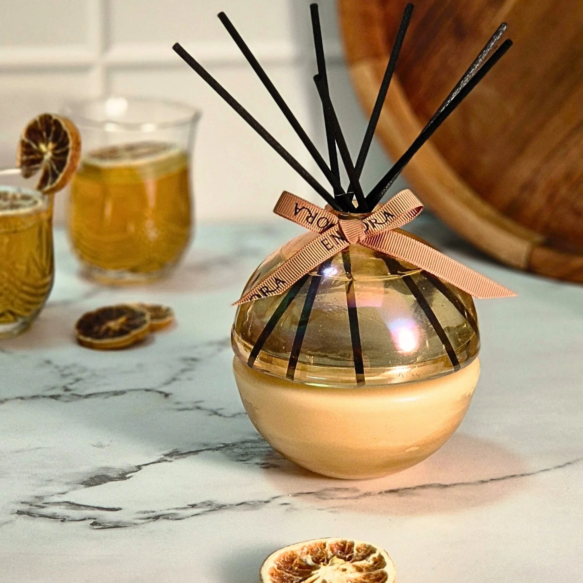 Monet's Set - Candle & Diffuser Duo | Amber | Sandalwood & Oud by Endora Scented Candles | Tooffi