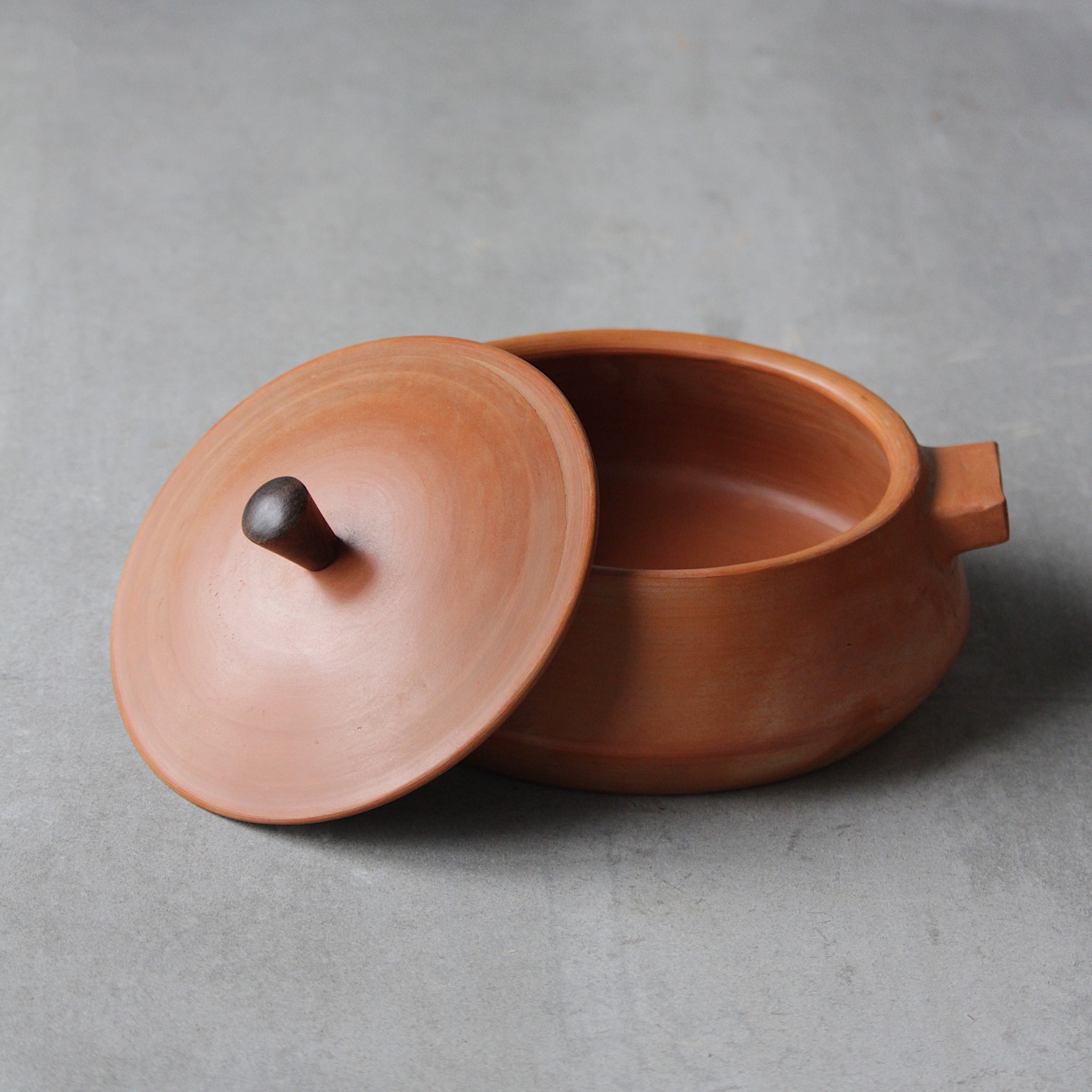 Arth Pot Small by Rayden Design | Tooffi