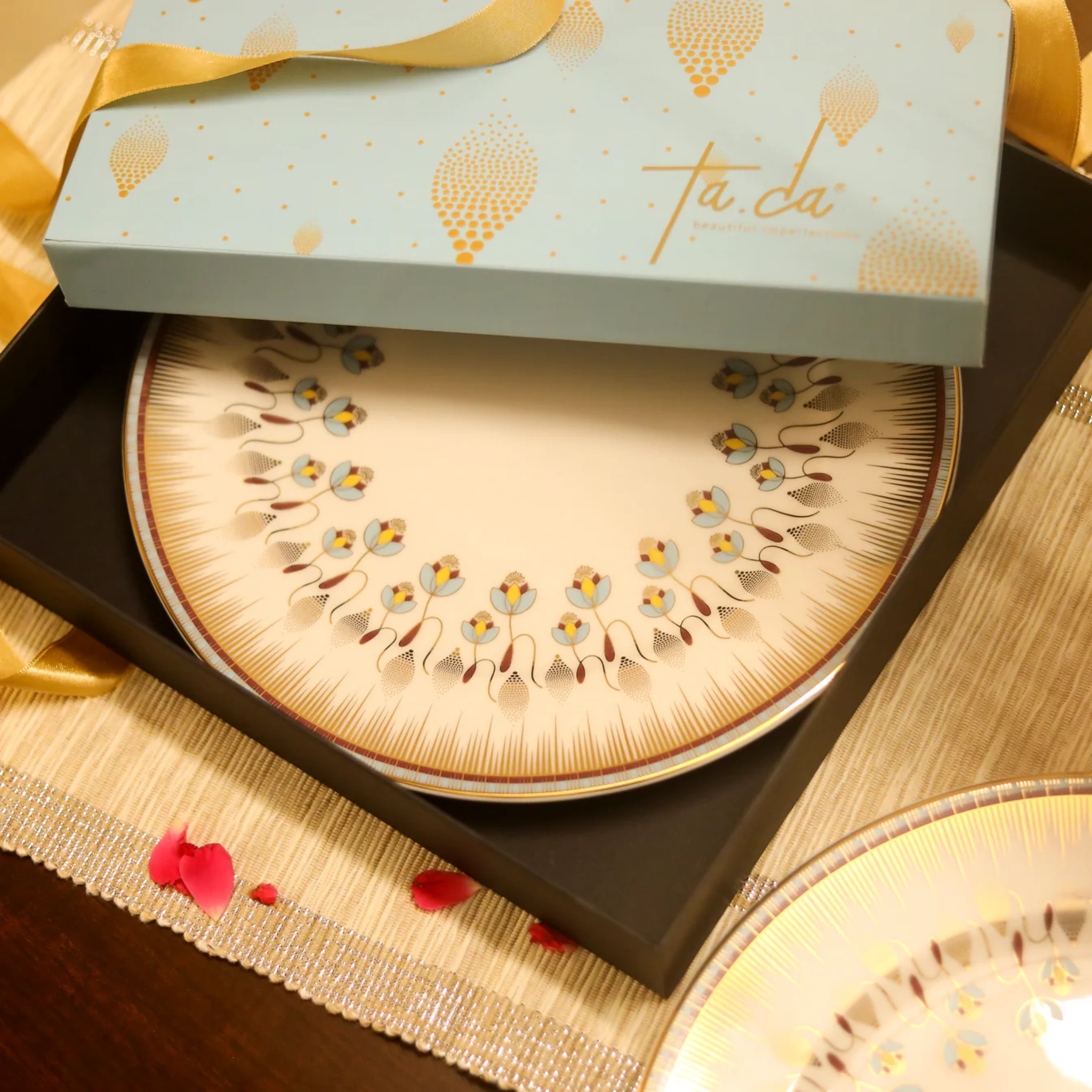 the sea of sansara - dinner plate gift box set by urbankart - ta.da tableware | Tooffi