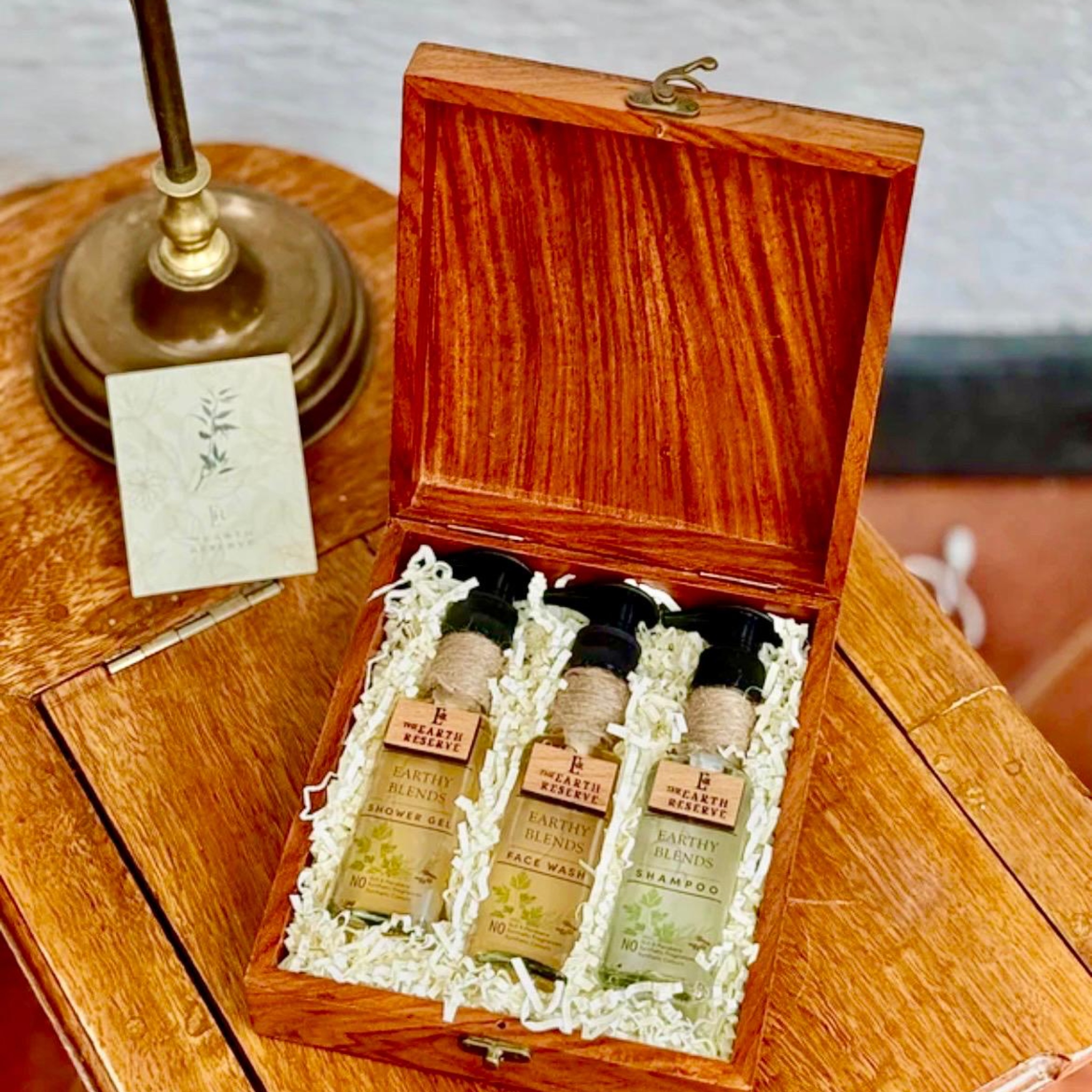 Green Beauty Box by The Earth Reserve | Tooffi