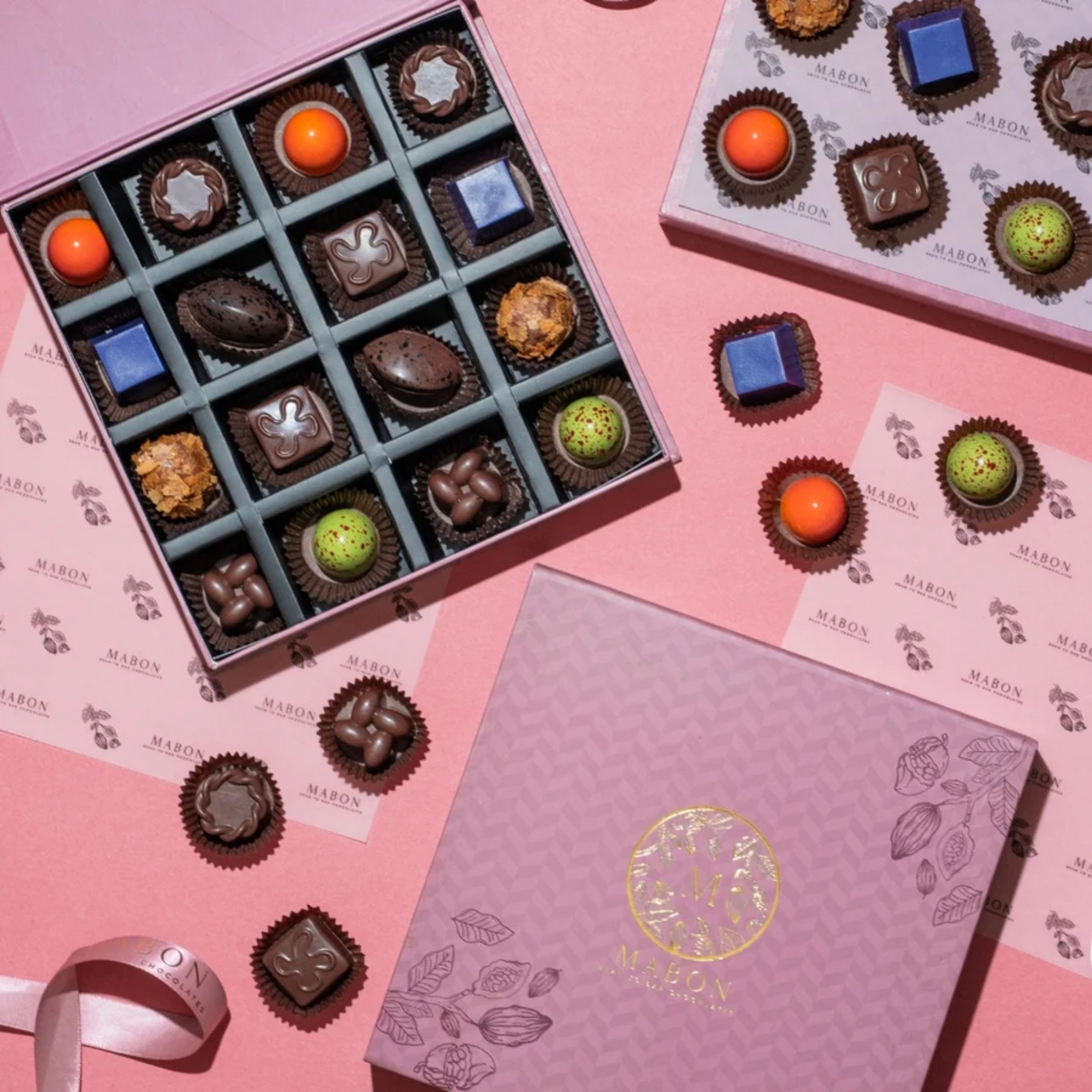 Luxury Chocolate Bonbons (Box of 16) by Mabon Chocolates | Tooffi