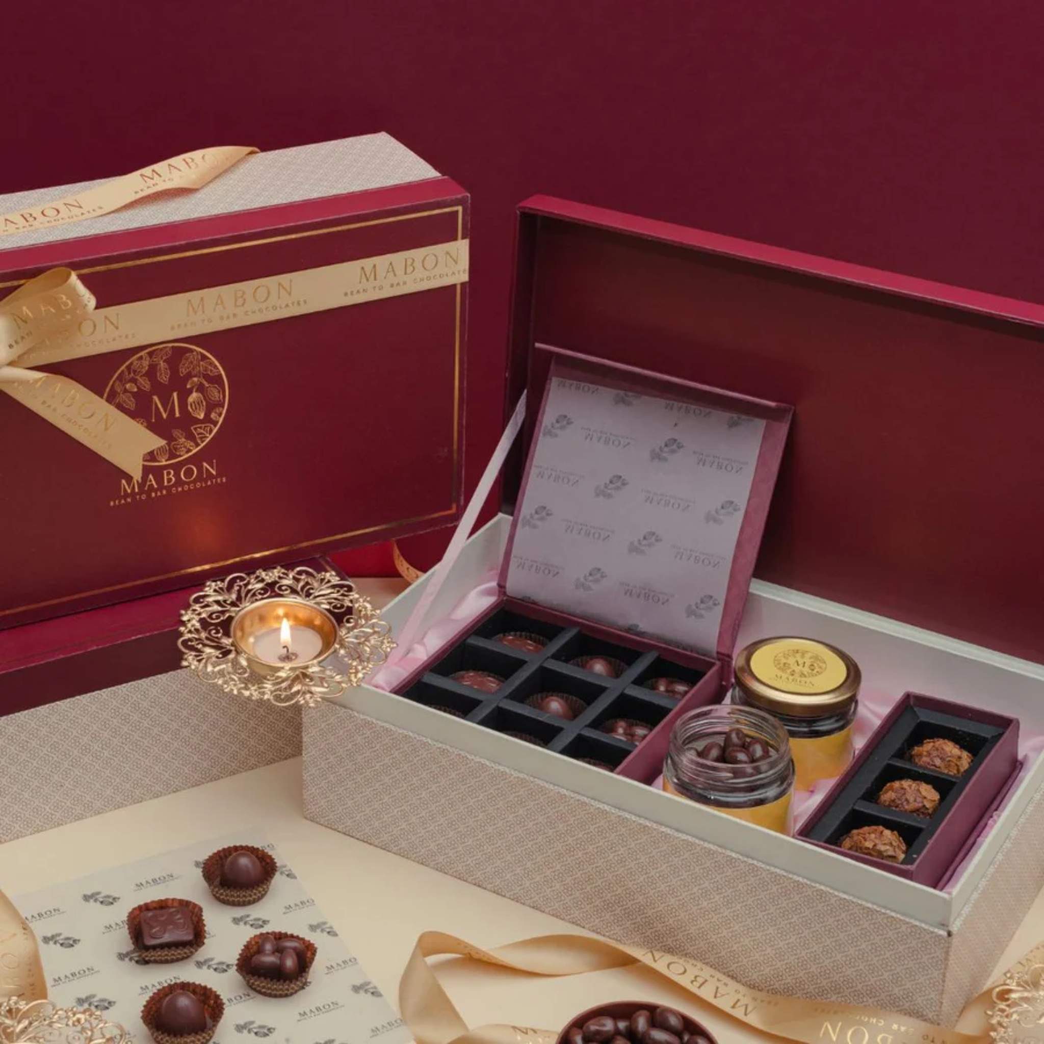 Joy and Light Hamper by Mabon Chocolates | Tooffi
