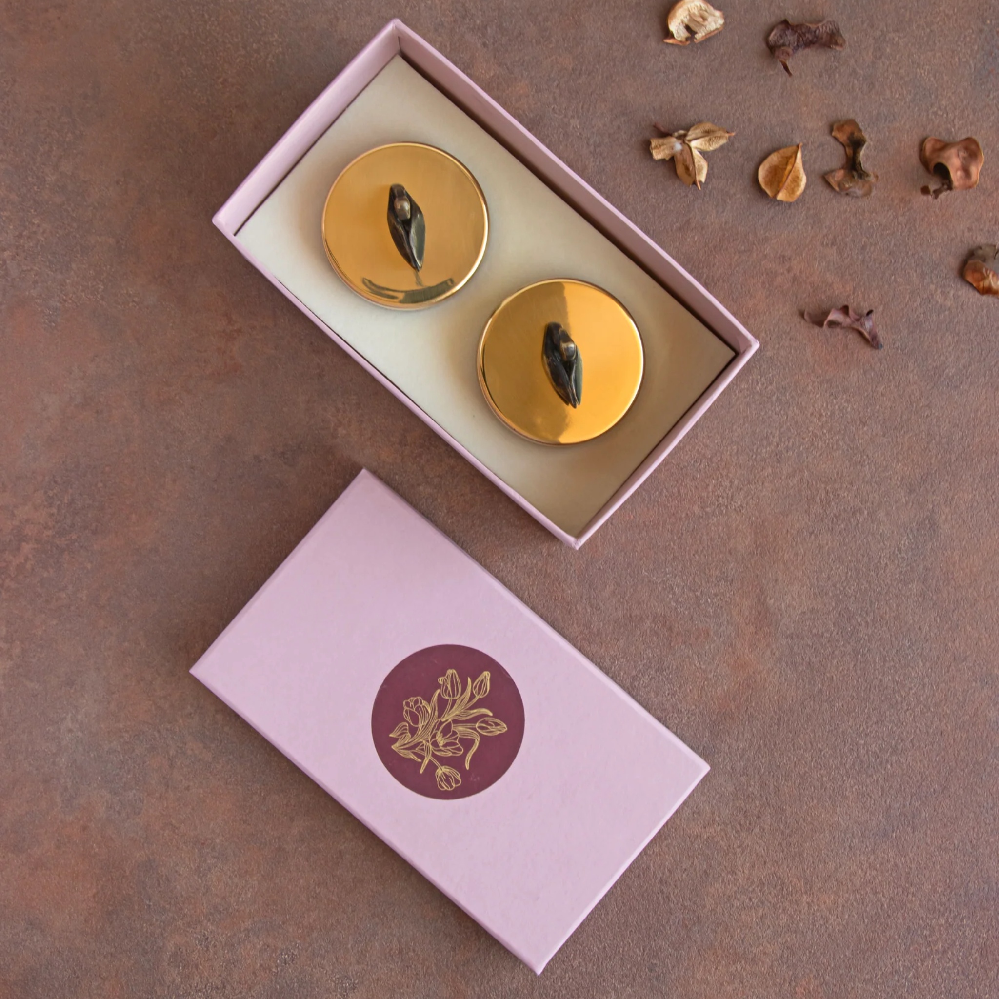 Swan Candles Gift Box by Saswata | Tooffi