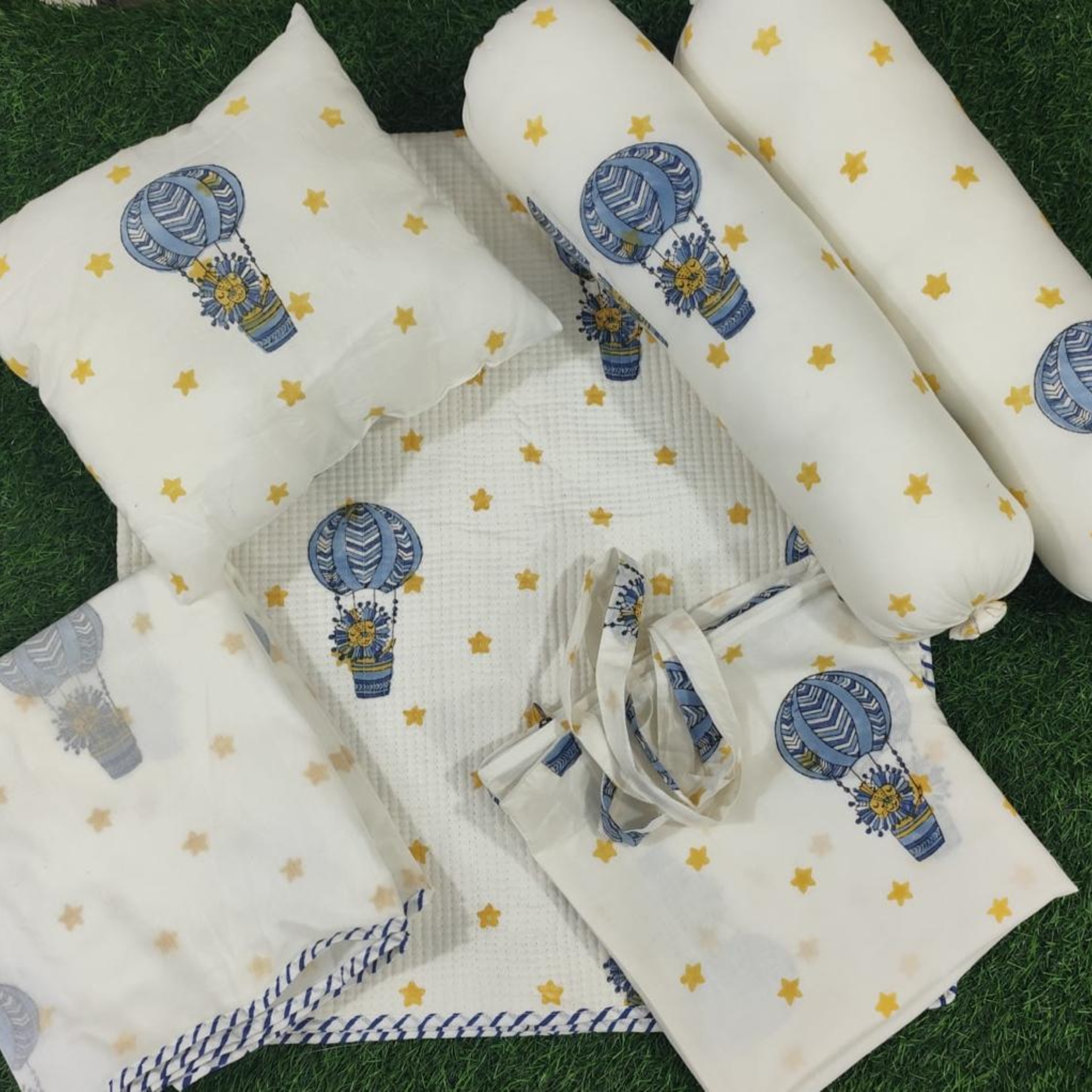 Blue Parachute Handcrafted Newborn Baby Kit Set by Aenak Studios | Tooffi
