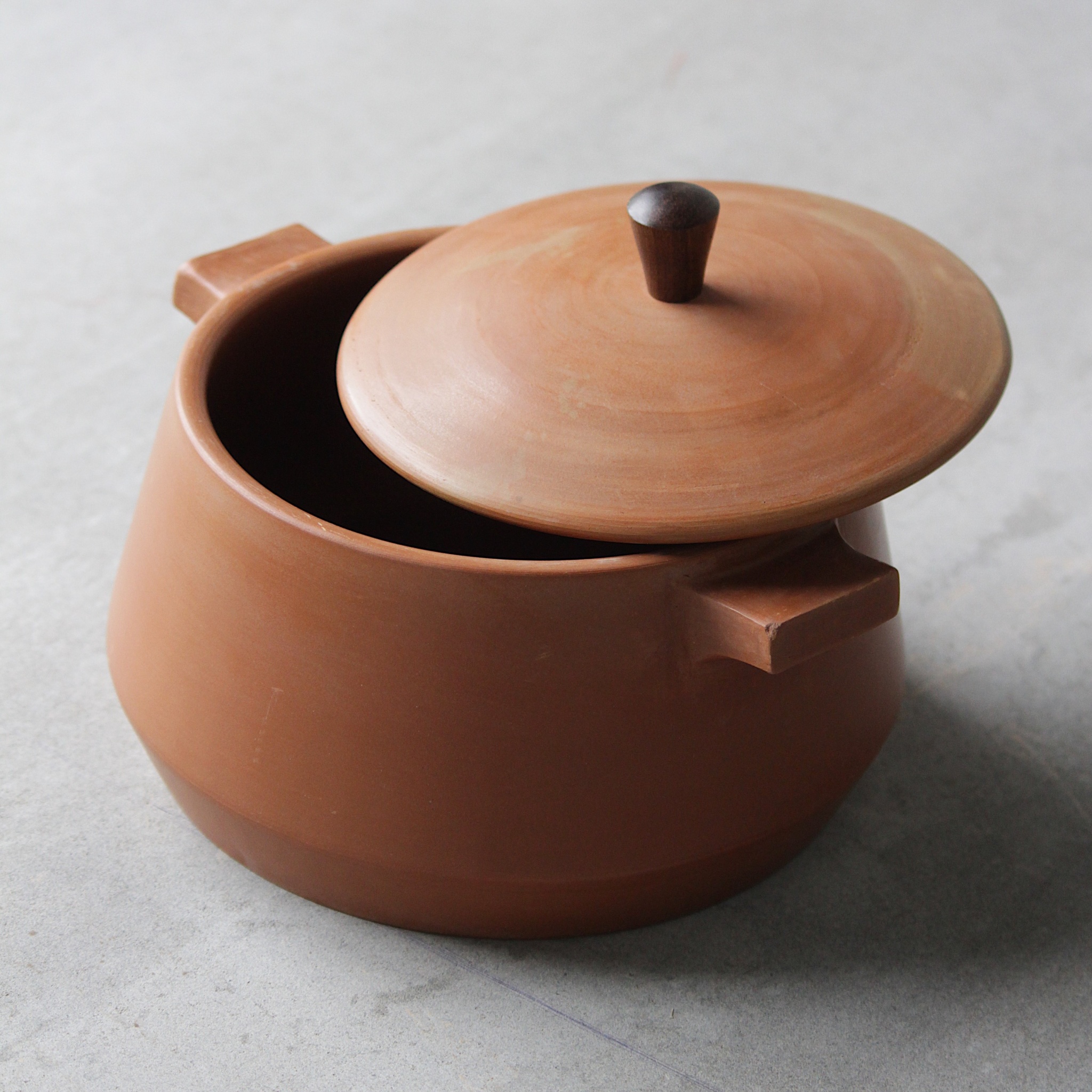 Arth Pot Large by Rayden Design | Tooffi