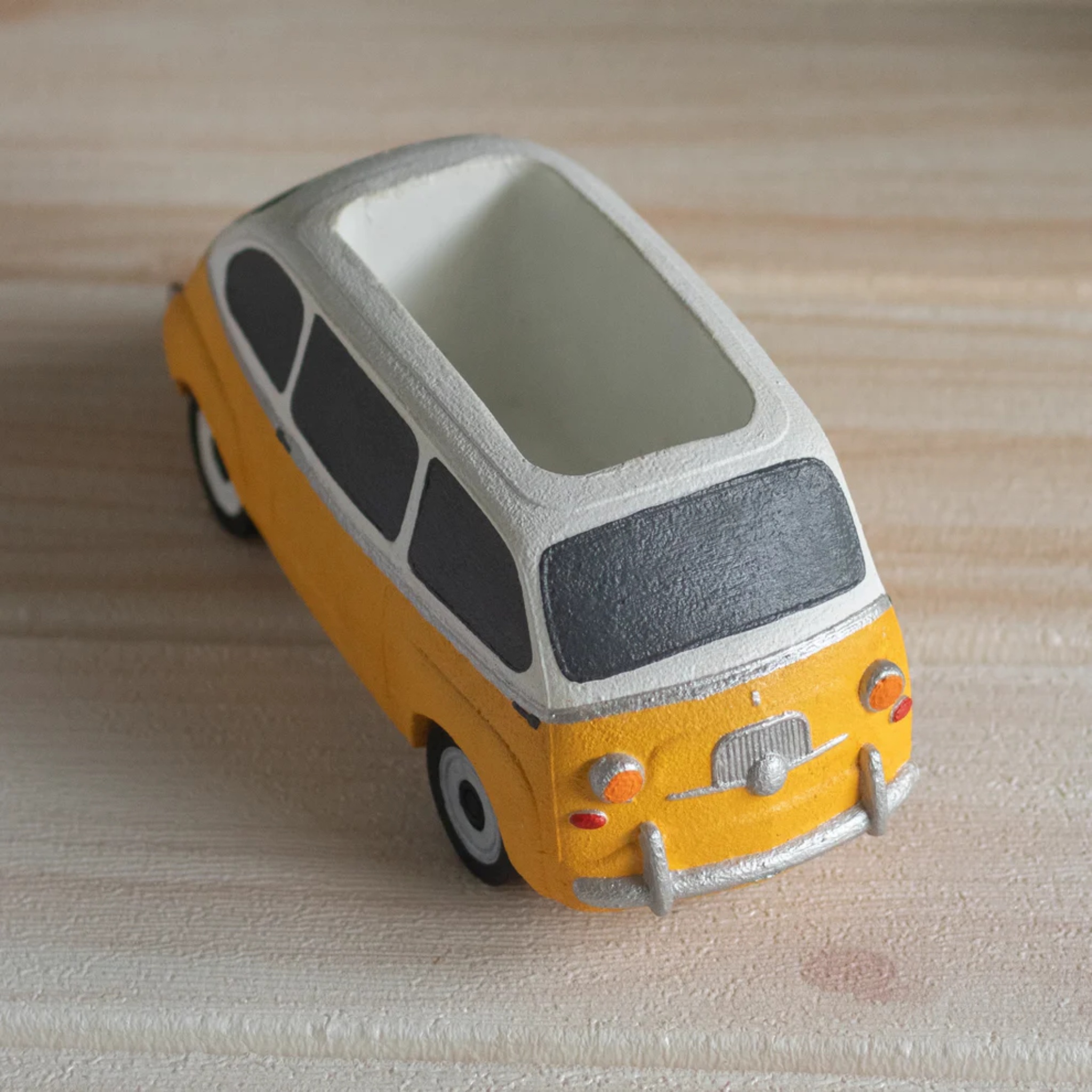 Vintage Van Desk Organizer by Bae & Bee studio | Tooffi