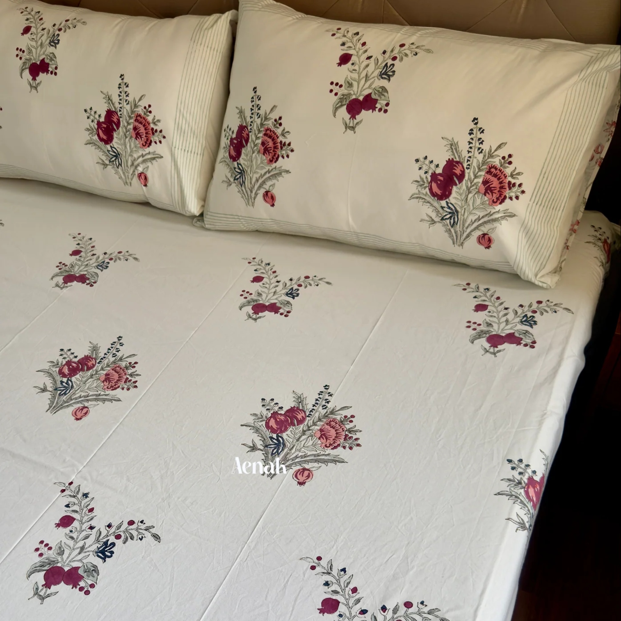 Burgundy Anaar Handblock Premium Cotton Bedsheet Set by Aenak Studios | Tooffi
